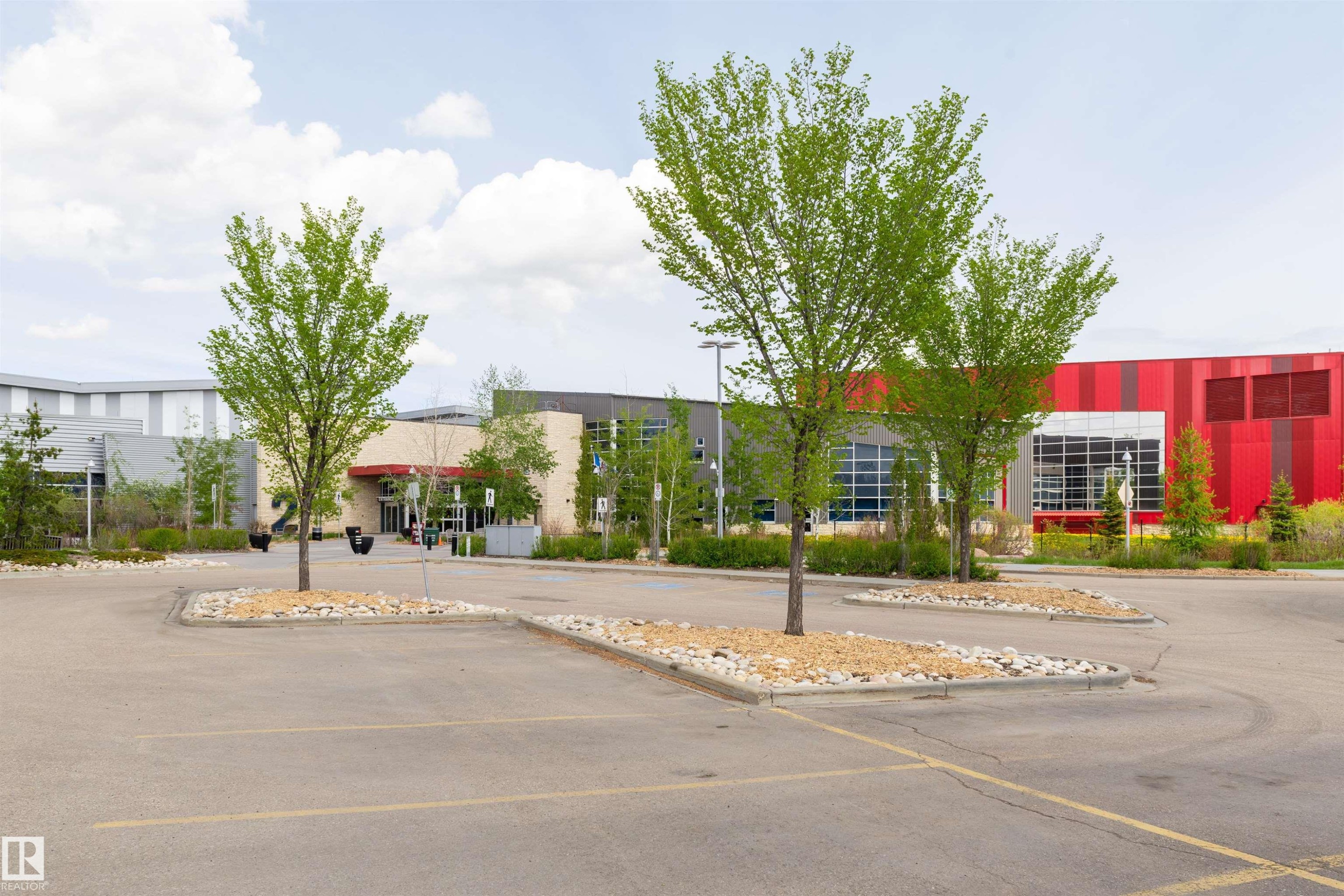118 2051 Towne Centre Boulevard, Edmonton, AB - Outdoor