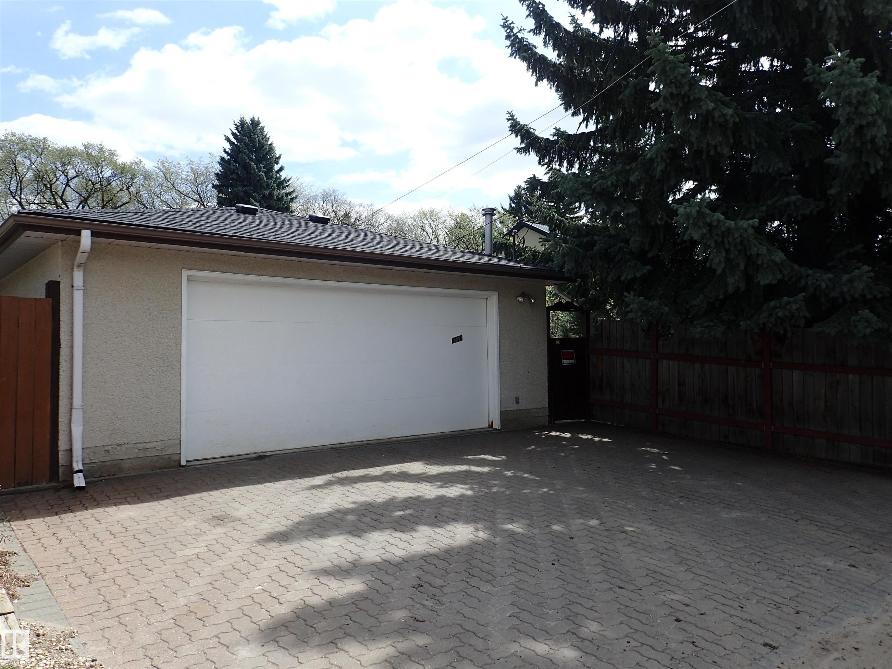 9126 117 Street, Edmonton, AB