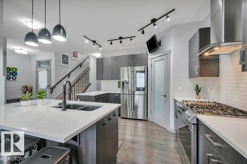 7740 Getty Wynd, Edmonton, AB - Indoor Photo Showing Kitchen With Double Sink With Upgraded Kitchen
