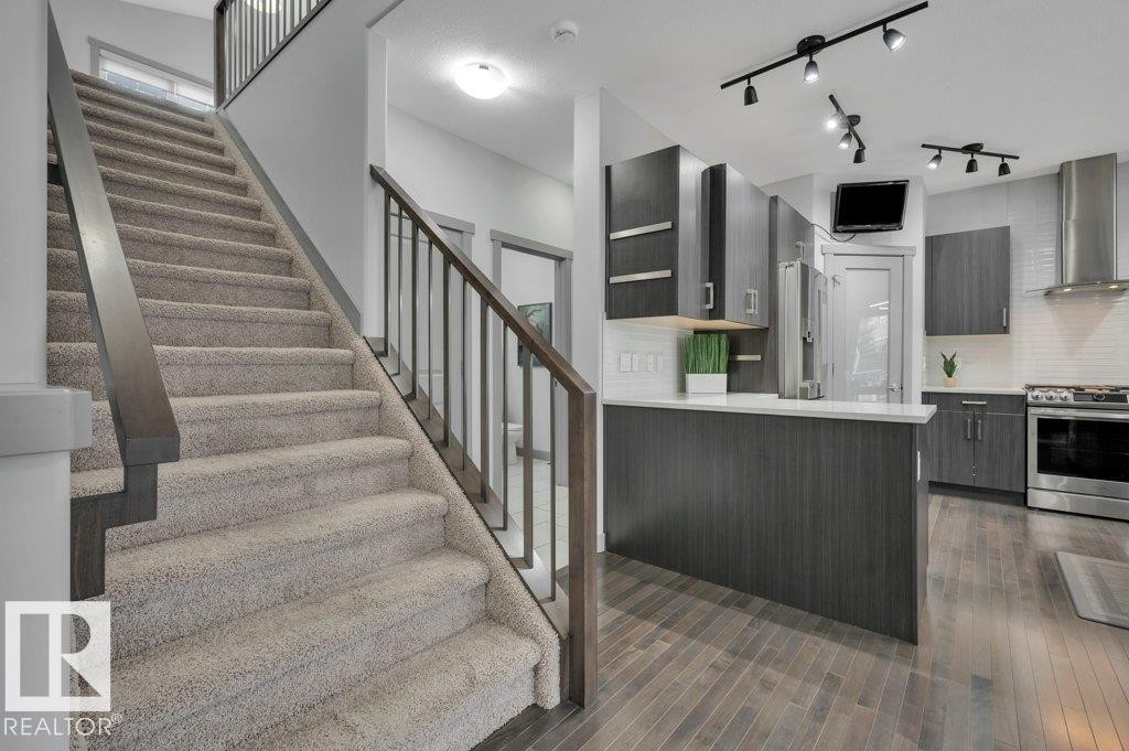7740 Getty Wynd, Edmonton, AB - Indoor Photo Showing Kitchen