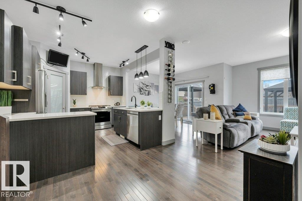 7740 Getty Wynd, Edmonton, AB - Indoor Photo Showing Kitchen