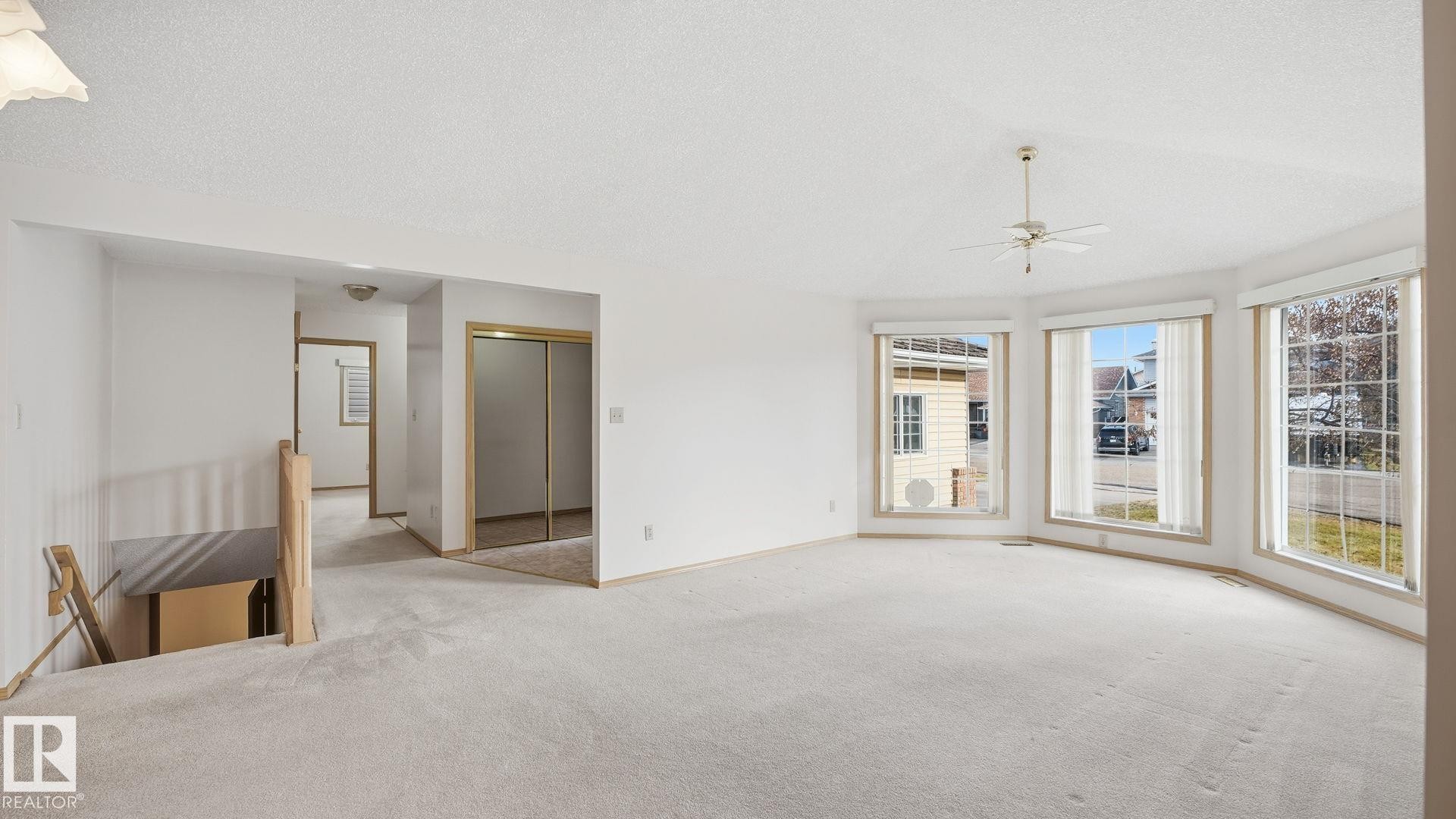 Edmonton, AB - Indoor