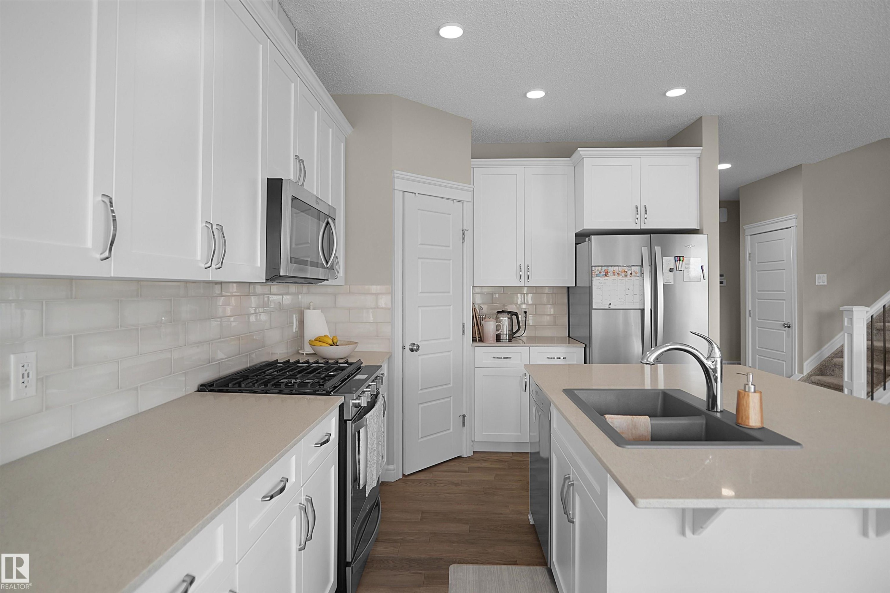 12351 176 Avenue, Edmonton, AB - Indoor Photo Showing Kitchen With Double Sink With Upgraded Kitchen
