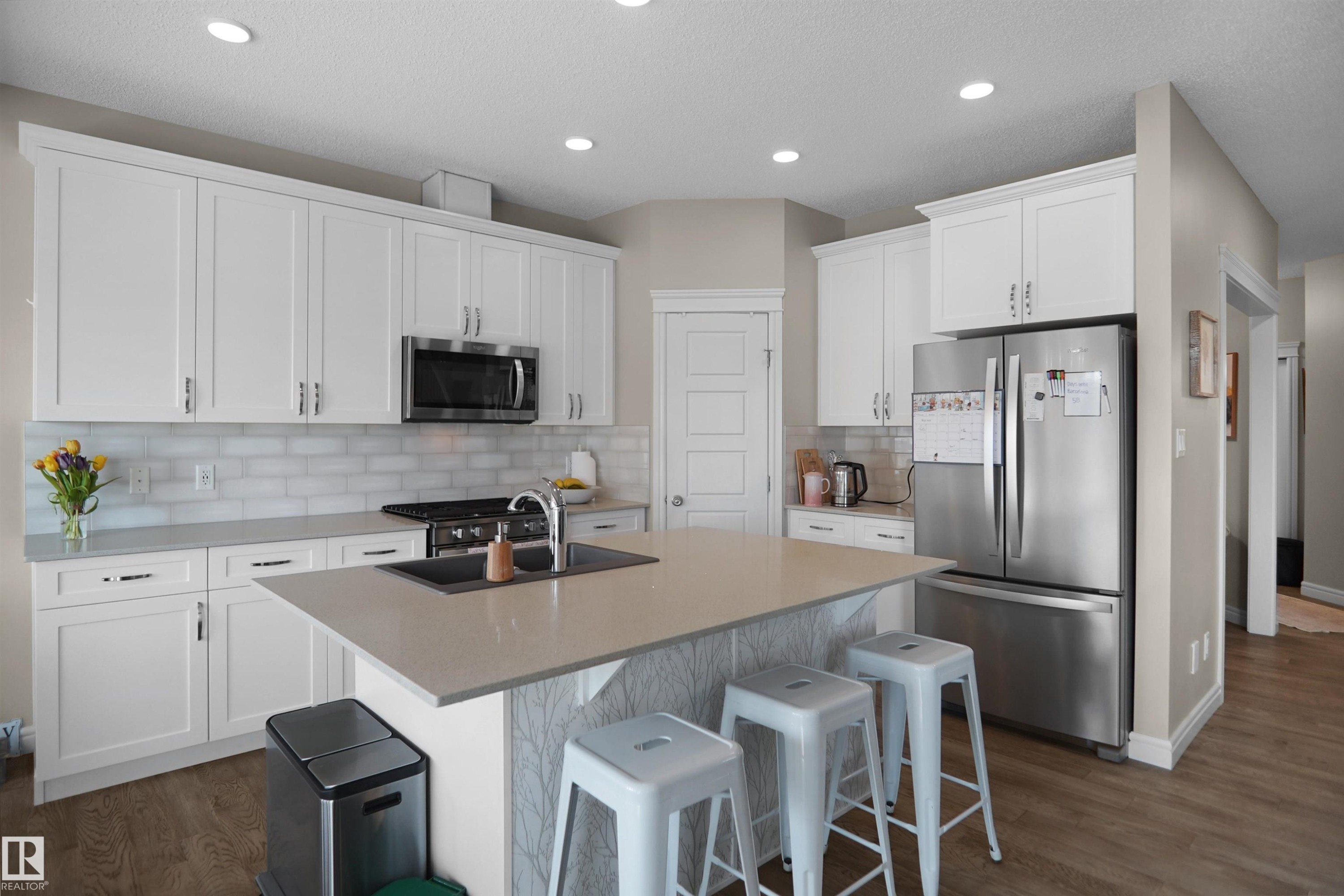 12351 176 Avenue, Edmonton, AB - Indoor Photo Showing Kitchen With Upgraded Kitchen