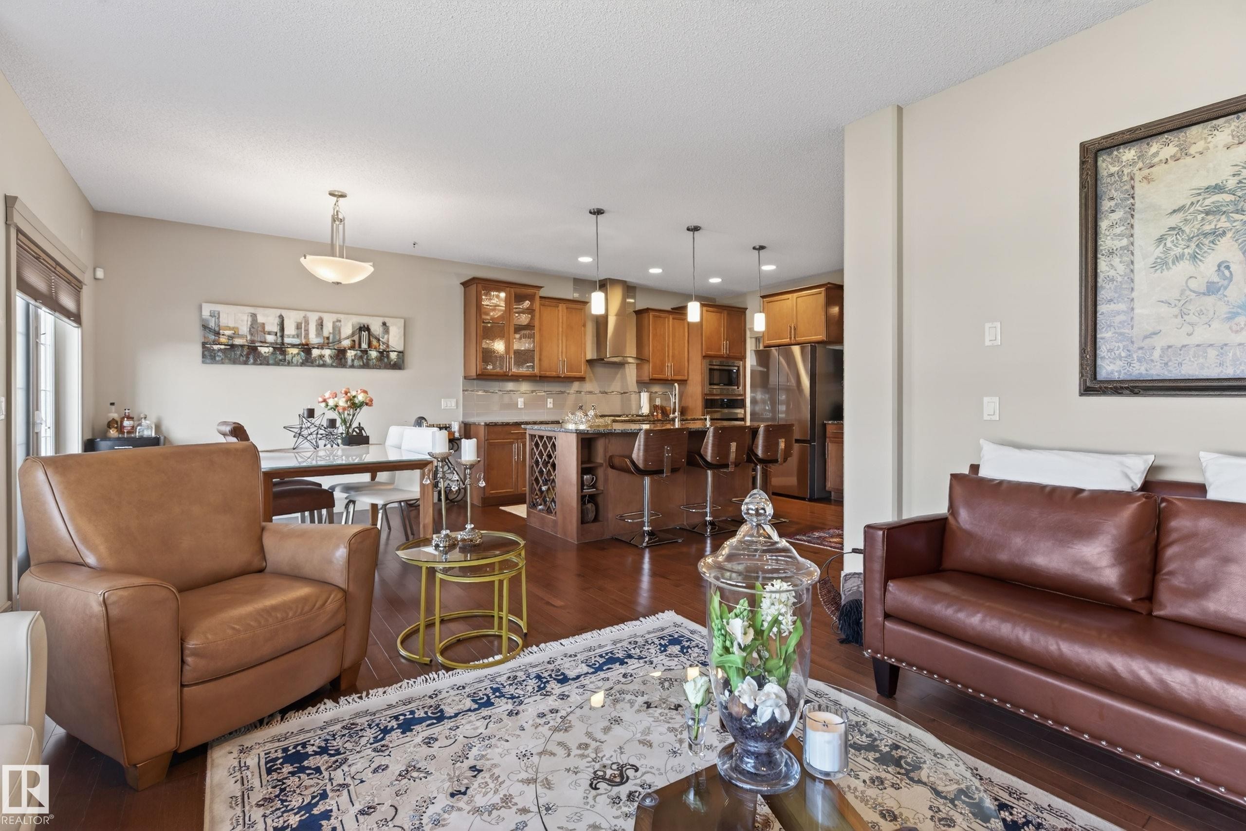 3908 Agar Crest, Edmonton, AB - Indoor Photo Showing Living Room