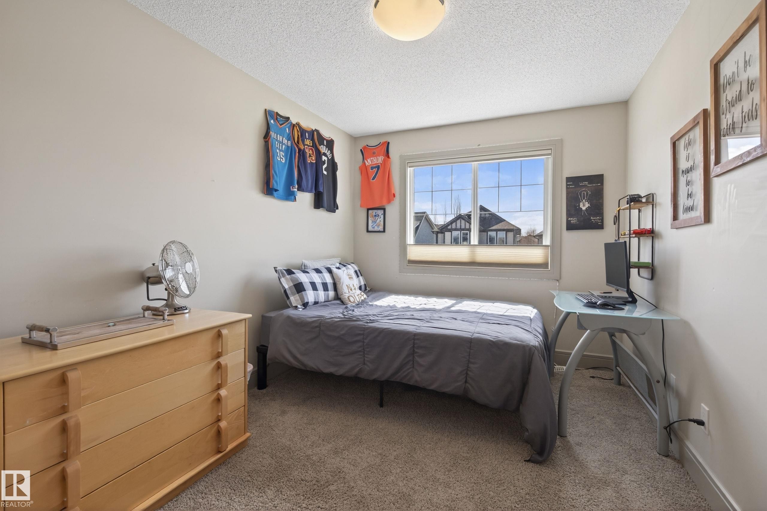 3908 Agar Crest, Edmonton, AB - Indoor Photo Showing Bedroom