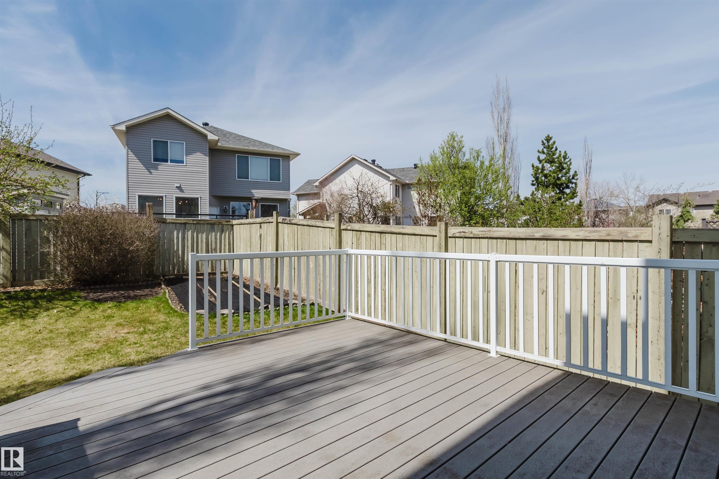 Expansive outdoor deck with composite decking and white railings - 1140 115 Street, Edmonton, AB - Outdoor With Deck Patio Veranda With Exterior