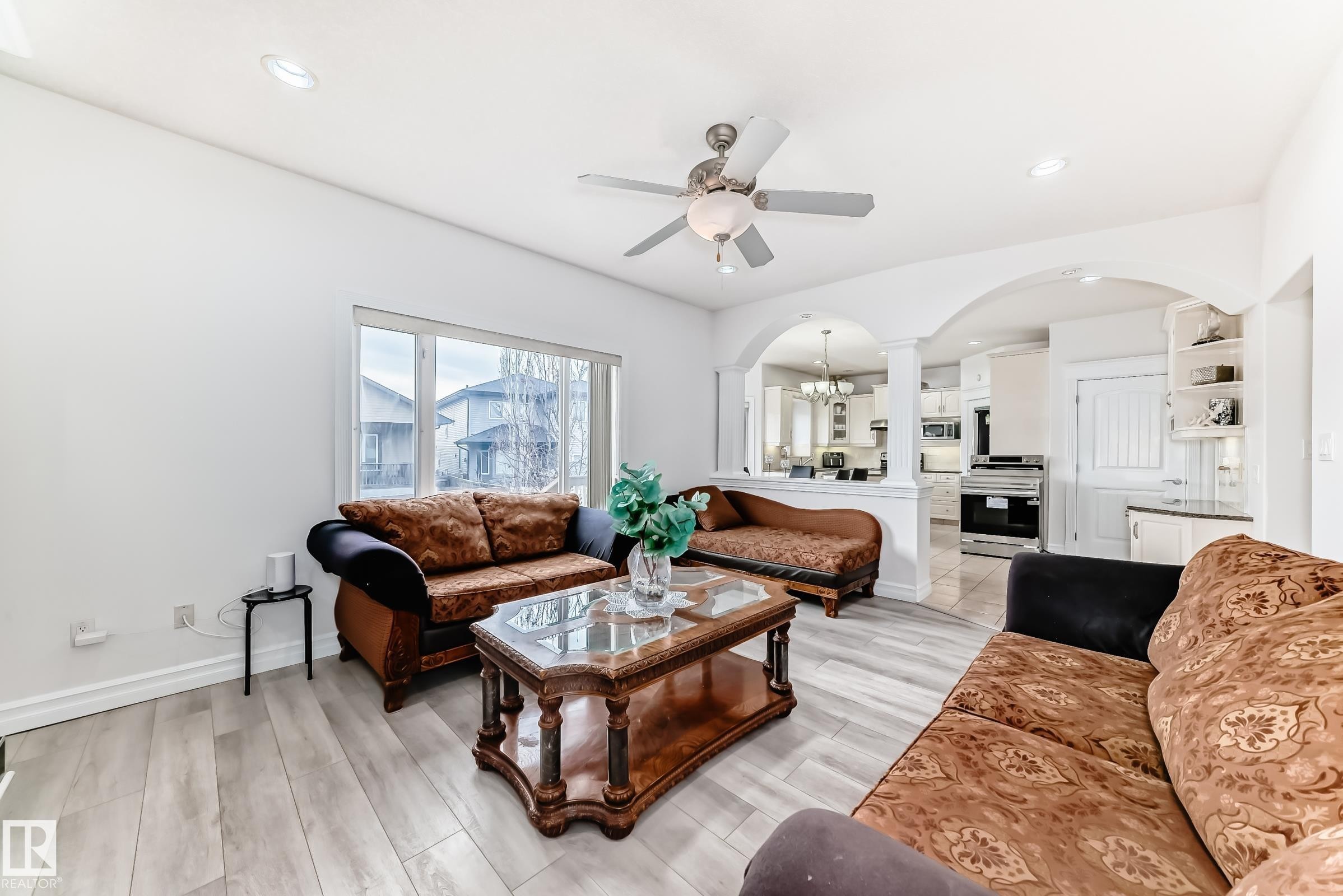 16626 58A Street, Edmonton, AB - Indoor Photo Showing Living Room