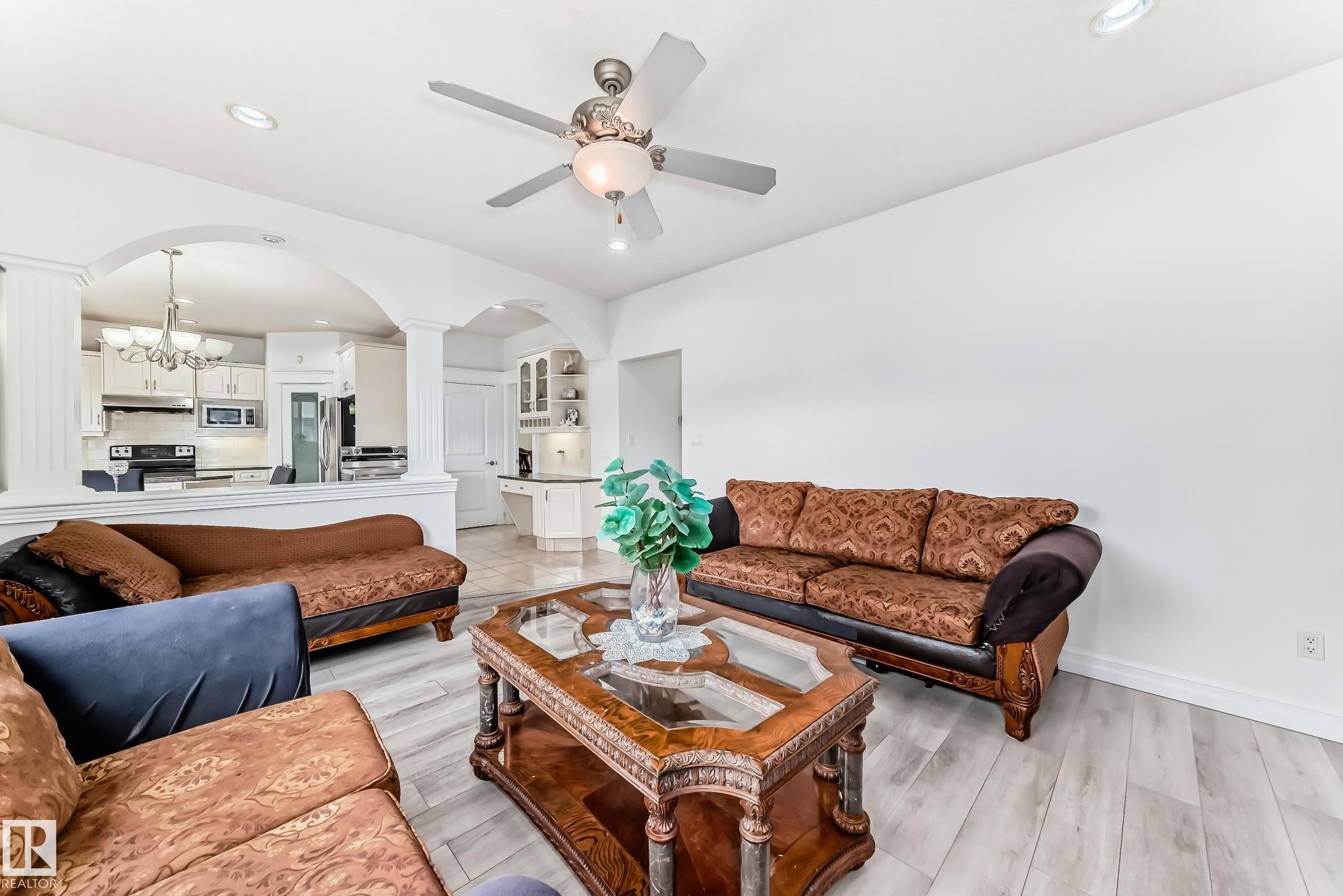 16626 58A Street, Edmonton, AB - Indoor Photo Showing Living Room