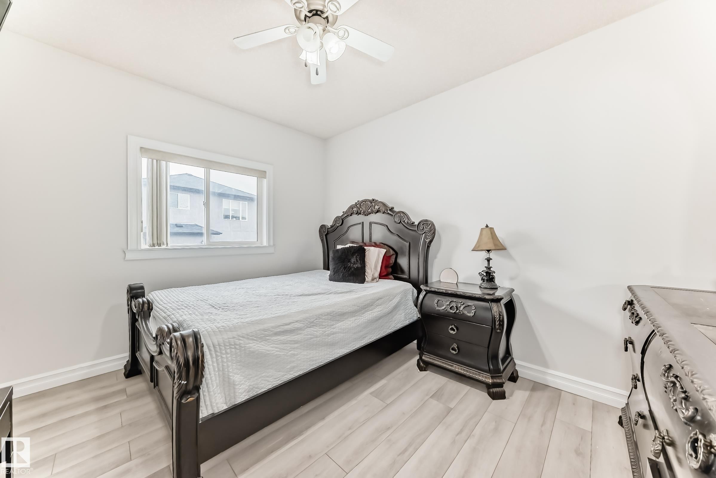 16626 58A Street, Edmonton, AB - Indoor Photo Showing Bedroom