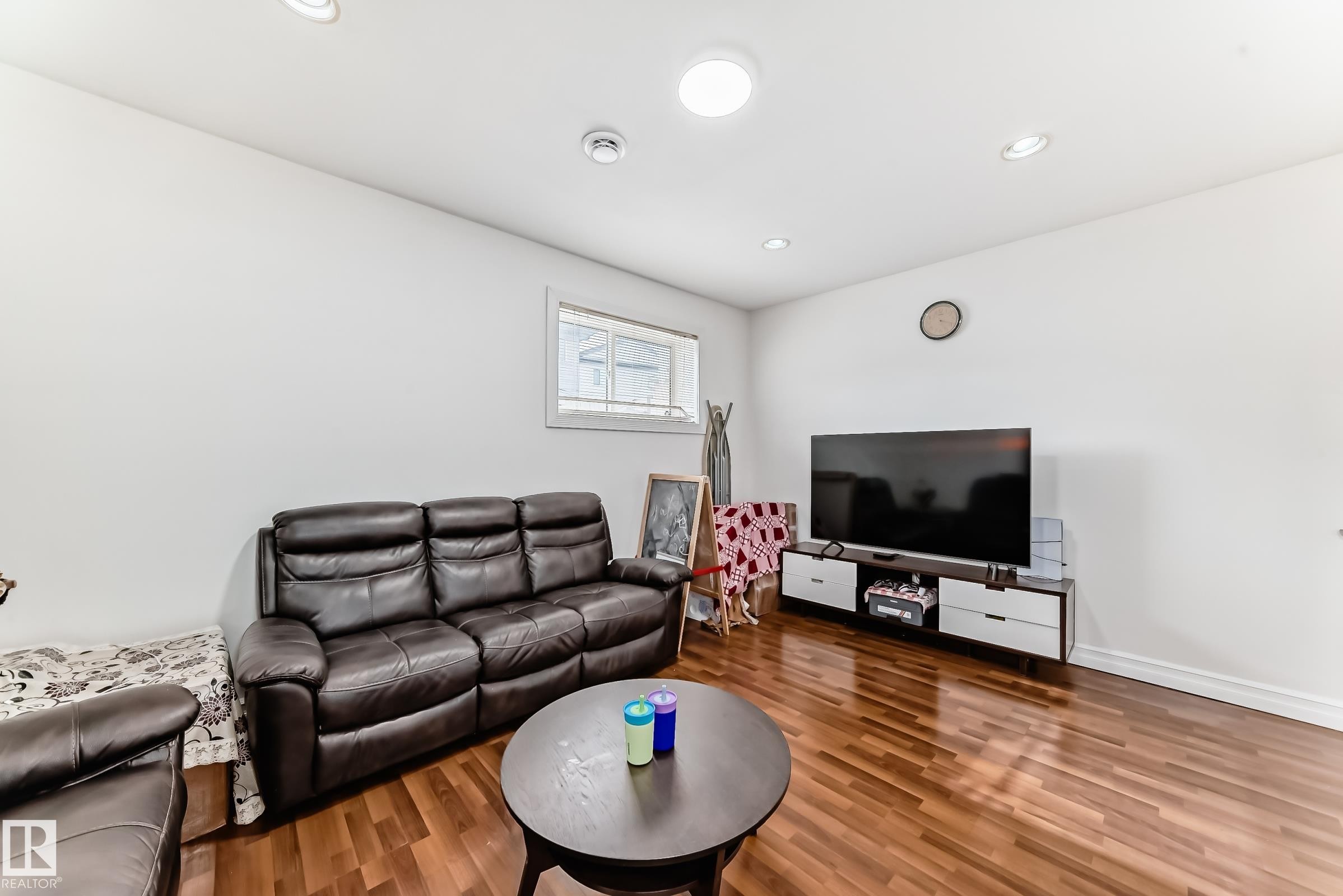 16626 58A Street, Edmonton, AB - Indoor Photo Showing Living Room