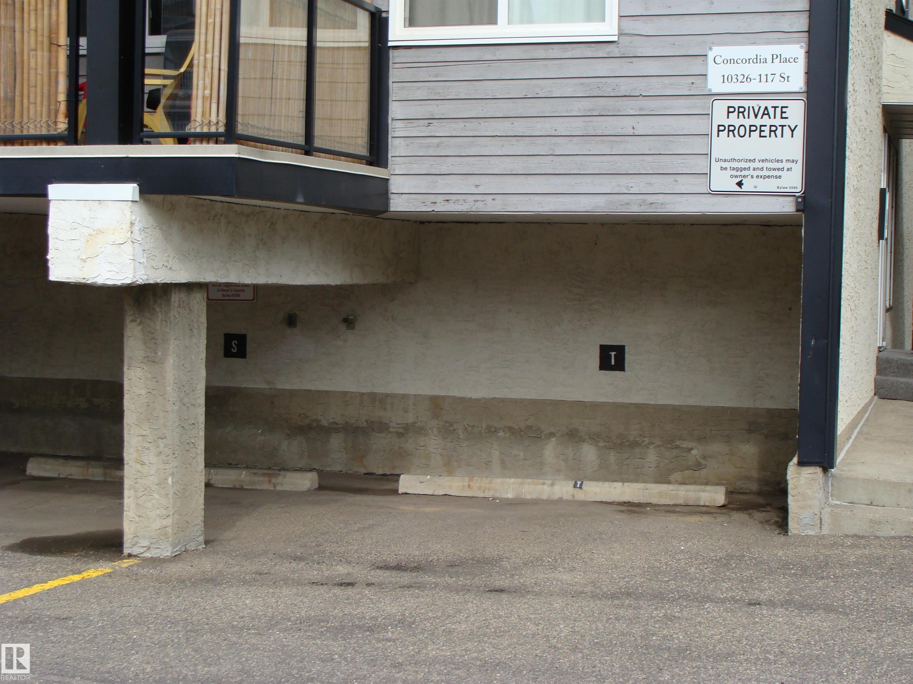 Image quality insufficient for description - #401 10326 117 St Nw, Edmonton, AB - Outdoor
