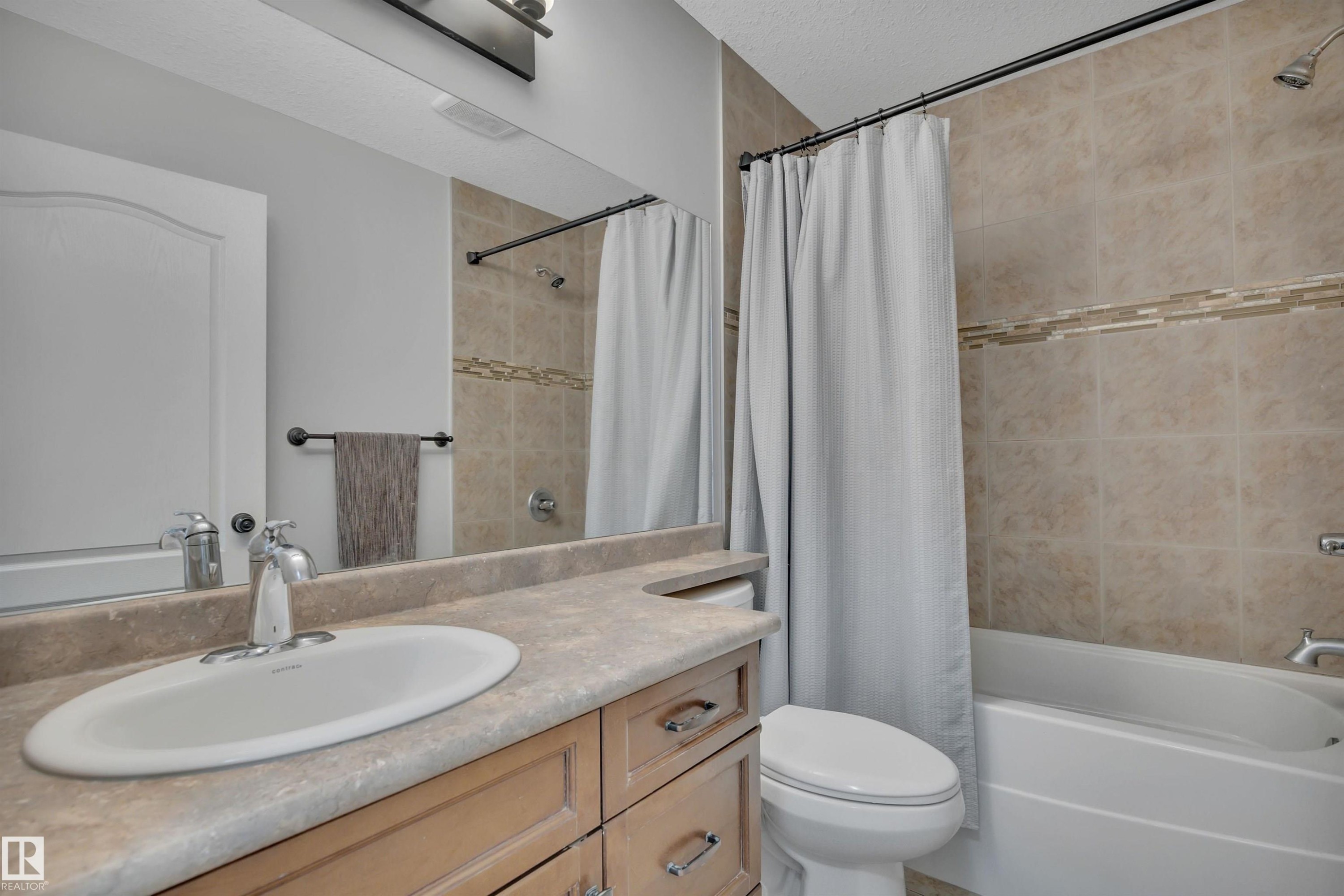 552 Reynalds Wynd, Leduc, AB - Indoor Photo Showing Bathroom