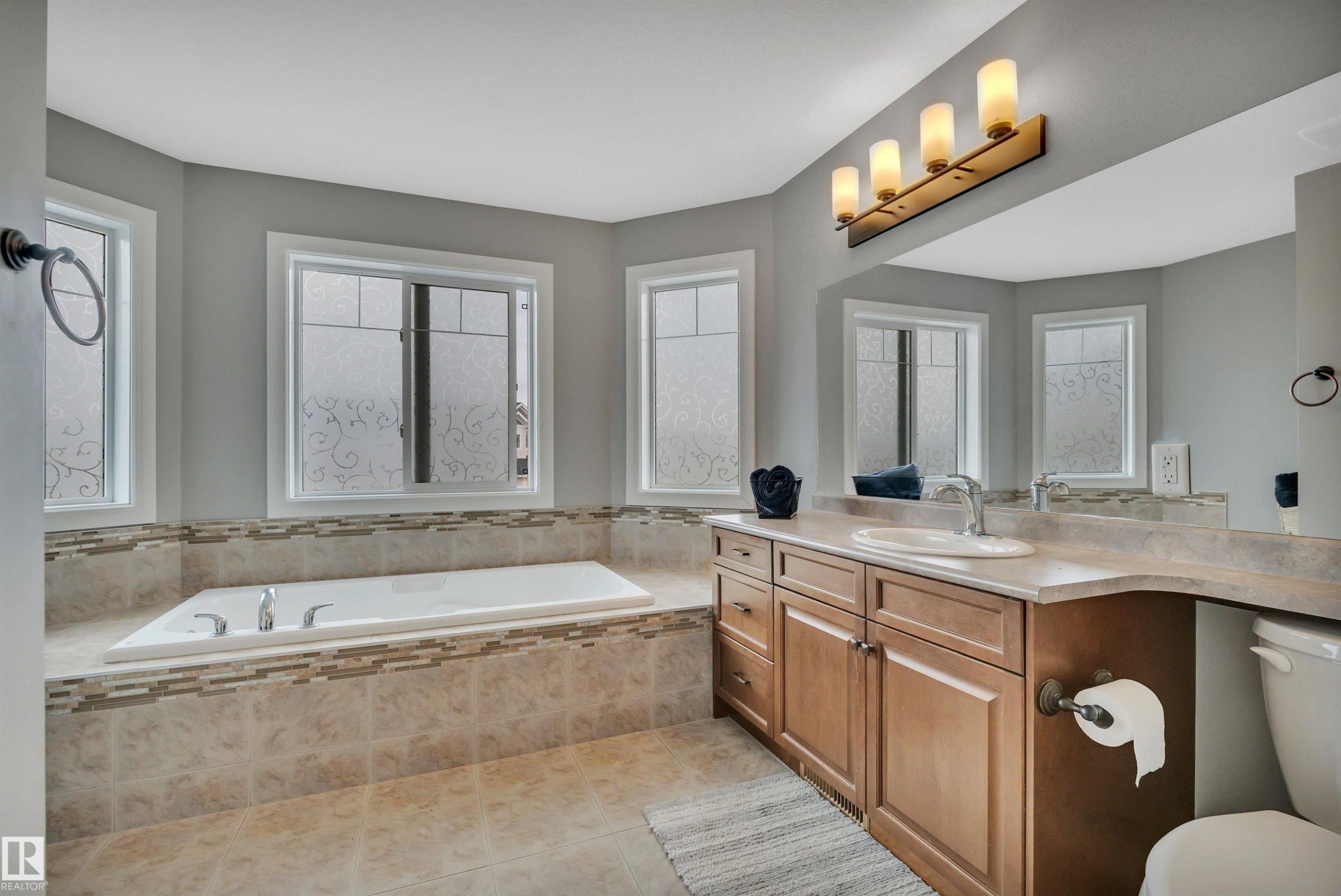 552 Reynalds Wynd, Leduc, AB - Indoor Photo Showing Bathroom