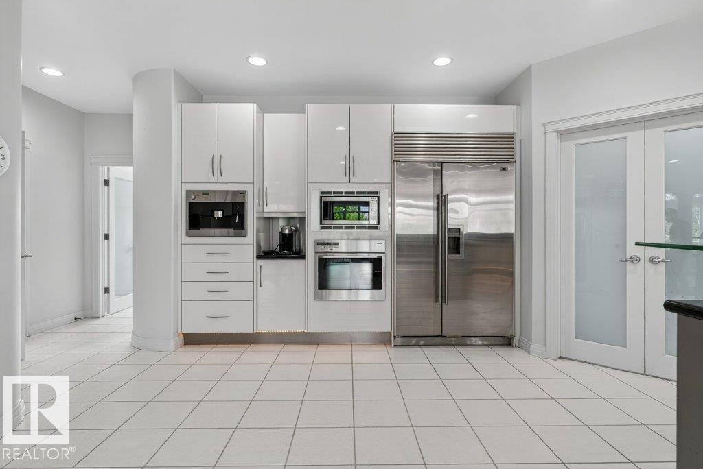 1128 119 Street Nw, Edmonton, AB - Indoor Photo Showing Kitchen
