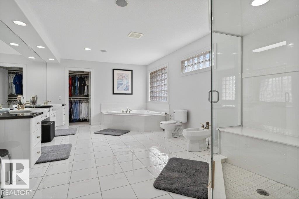 1128 119 Street Nw, Edmonton, AB - Indoor Photo Showing Bathroom