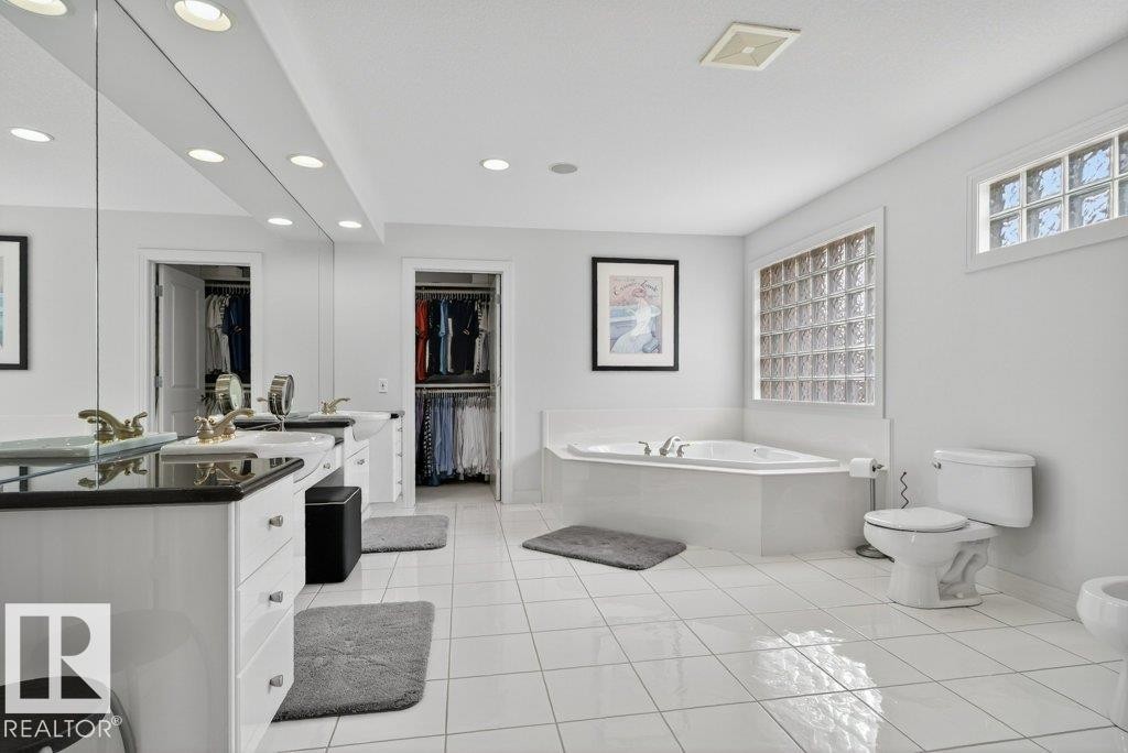 1128 119 Street Nw, Edmonton, AB - Indoor Photo Showing Bathroom