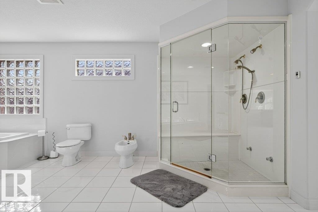 1128 119 Street Nw, Edmonton, AB - Indoor Photo Showing Bathroom