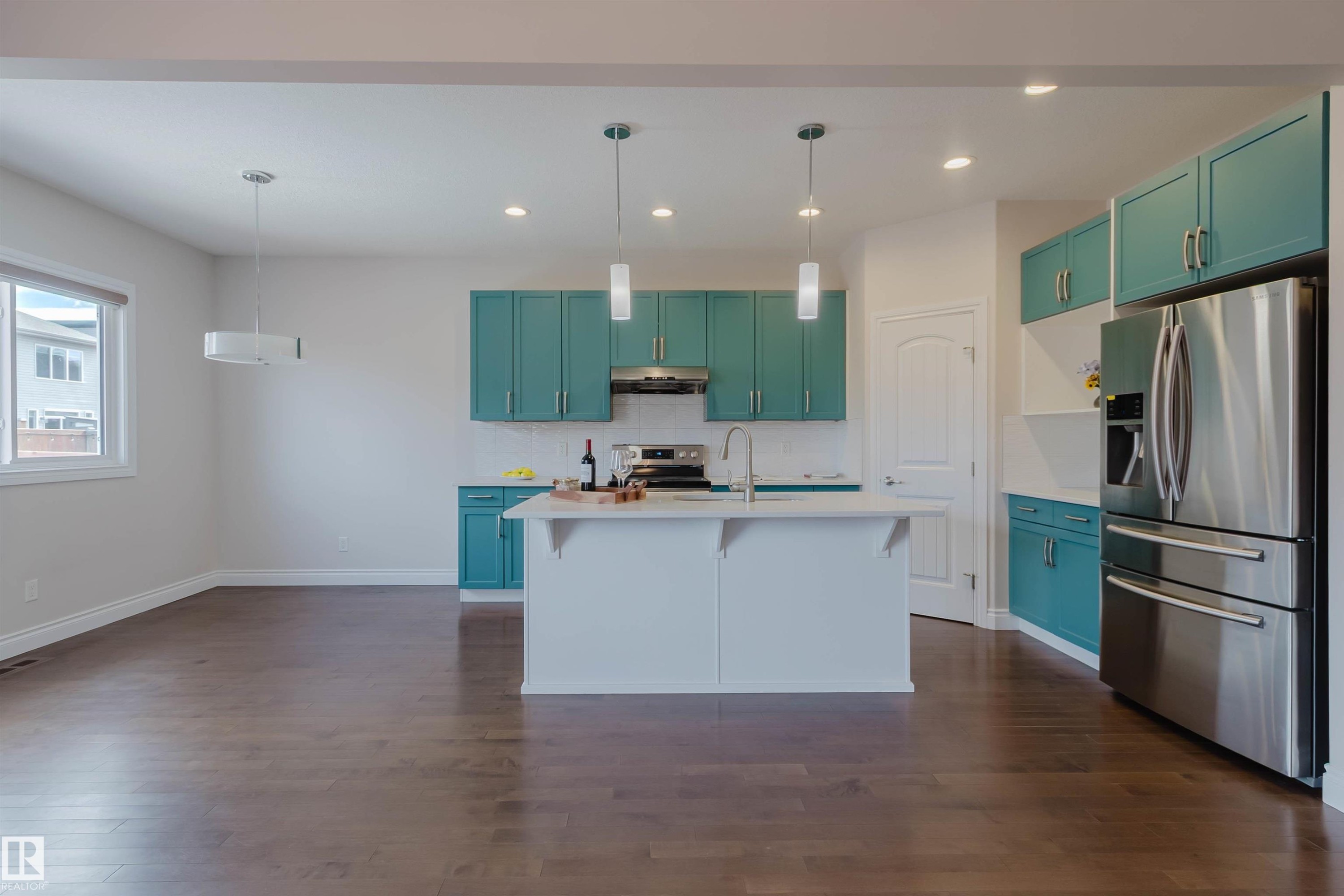 4875 Wright Drive, Edmonton, AB - Indoor Photo Showing Kitchen