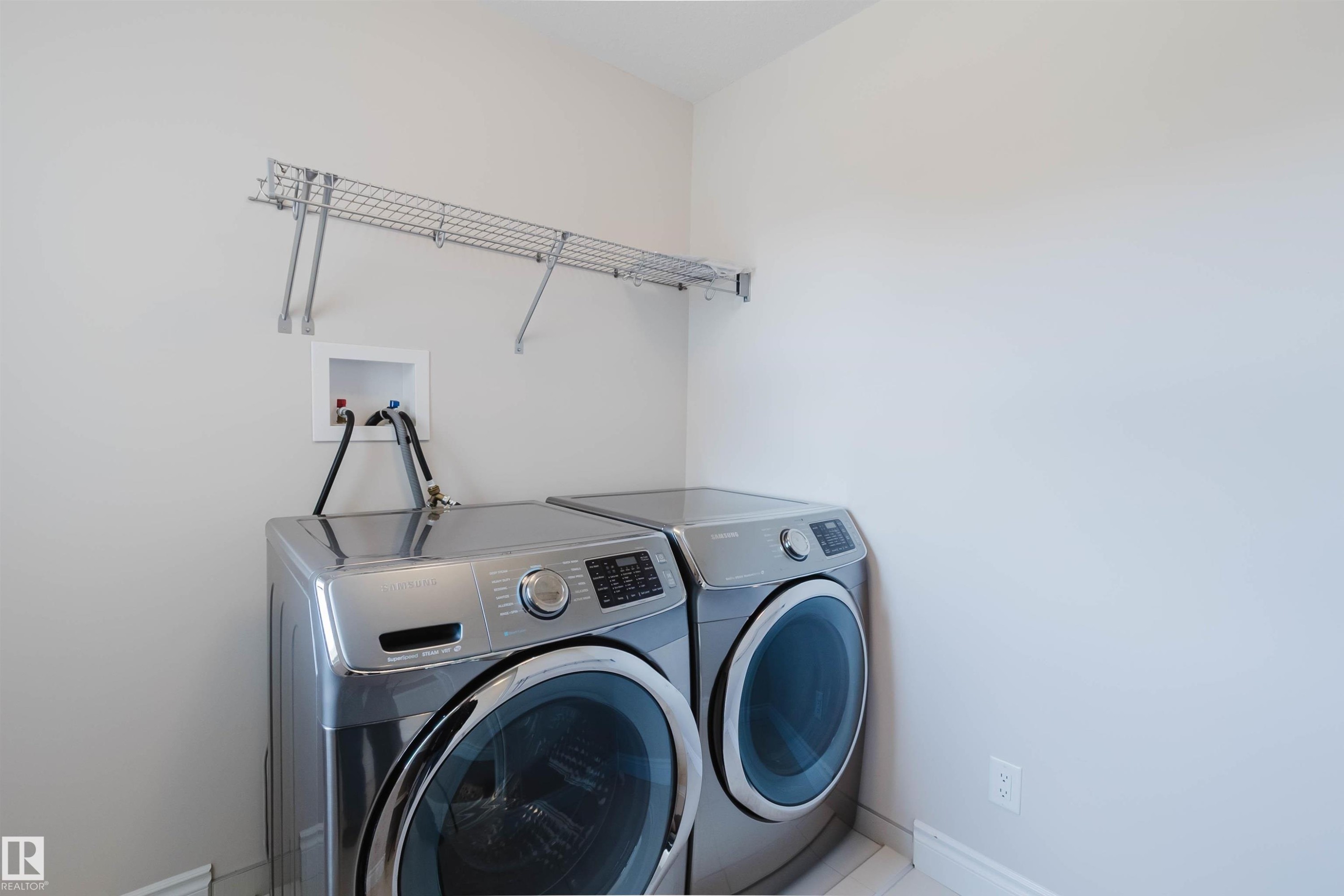 4875 Wright Drive, Edmonton, AB - Indoor Photo Showing Laundry Room