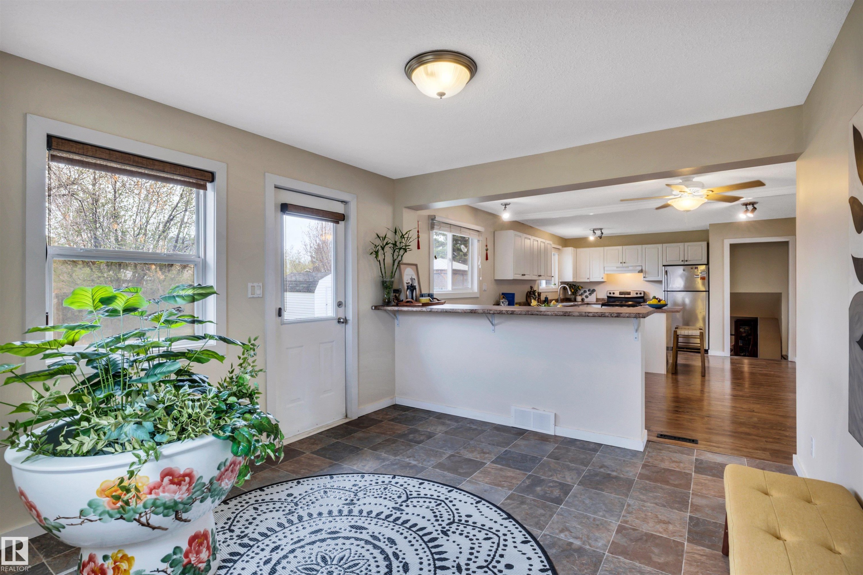 96 Arlington Drive, St. Albert, AB - Indoor Photo Showing Other Room