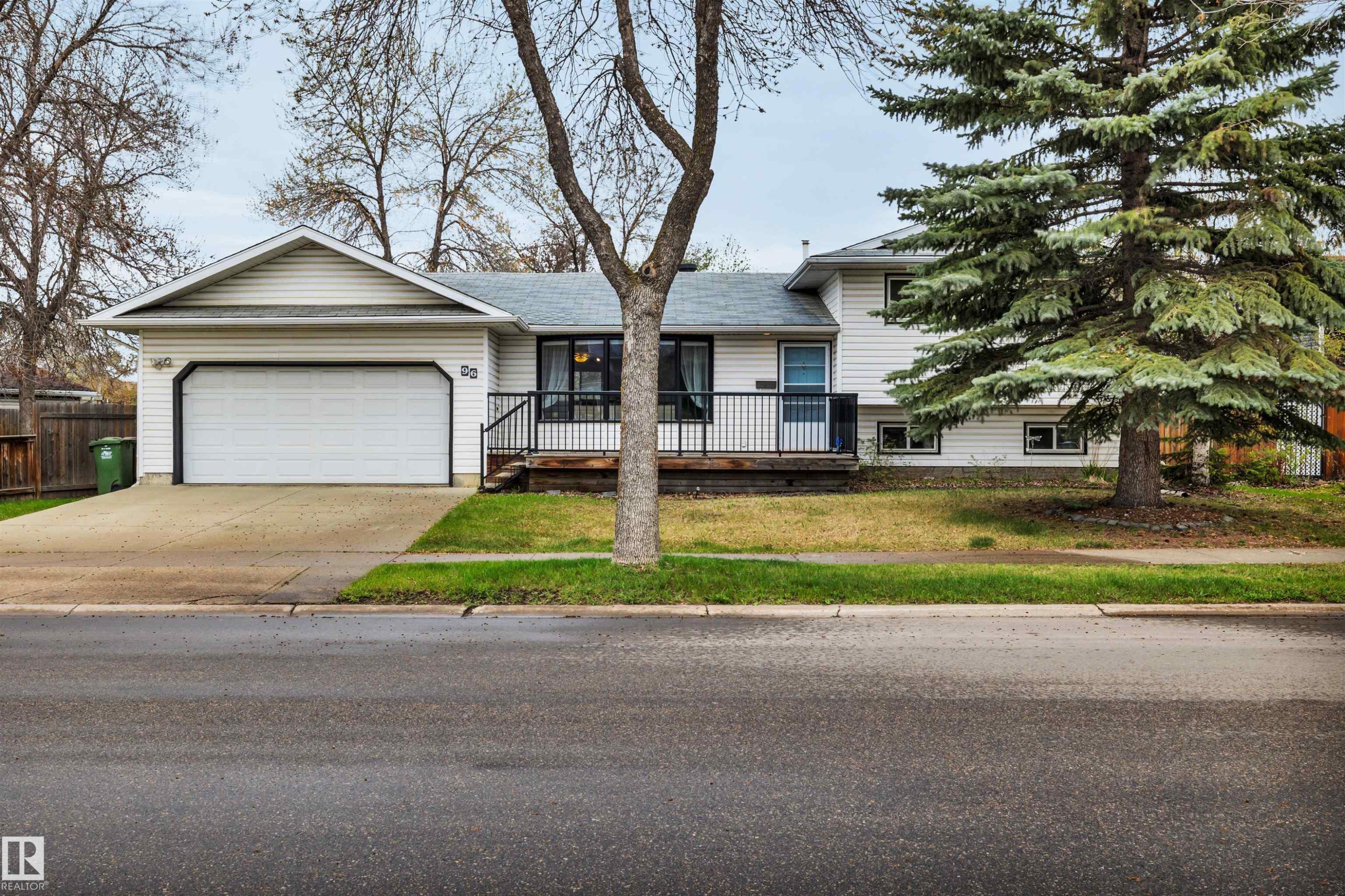 96 Arlington Drive, St. Albert, AB - Outdoor With Facade