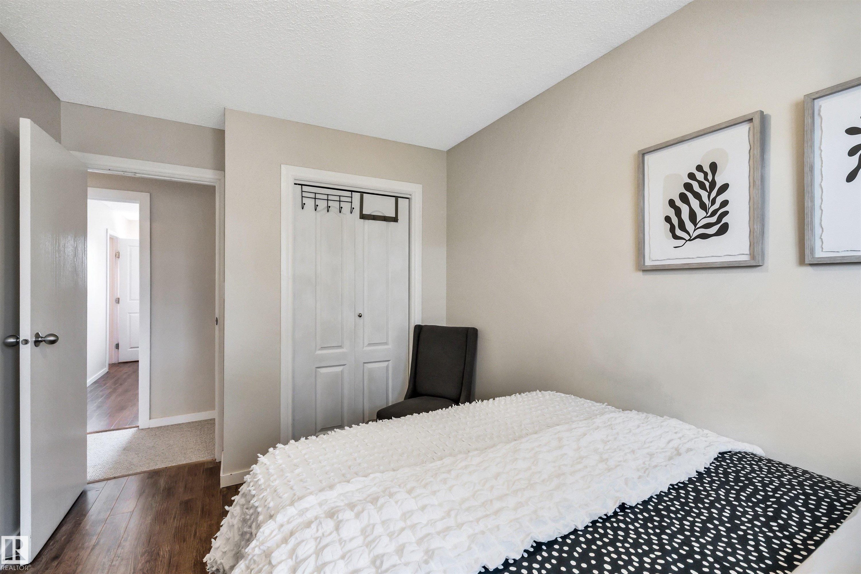 96 Arlington Drive, St. Albert, AB - Indoor Photo Showing Bedroom