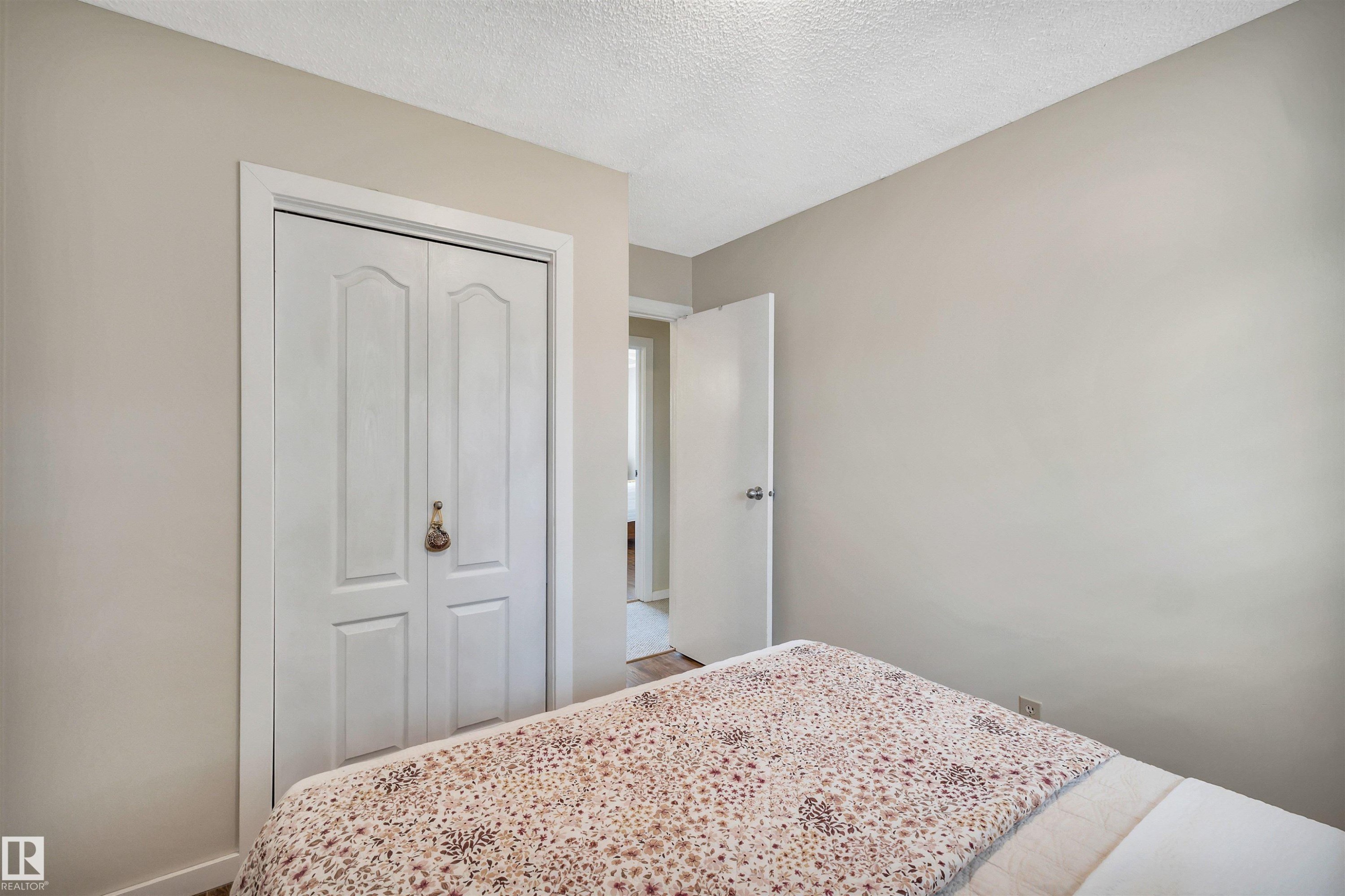 96 Arlington Drive, St. Albert, AB - Indoor Photo Showing Bedroom