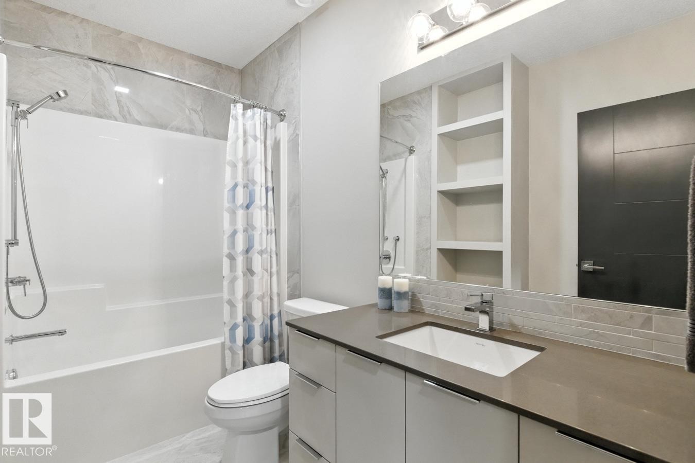 4 Piece Basement Bathroom featuring ample counter space and storage - 5536 Chegwin Point(E), Edmonton, AB - Indoor Photo Showing Bathroom