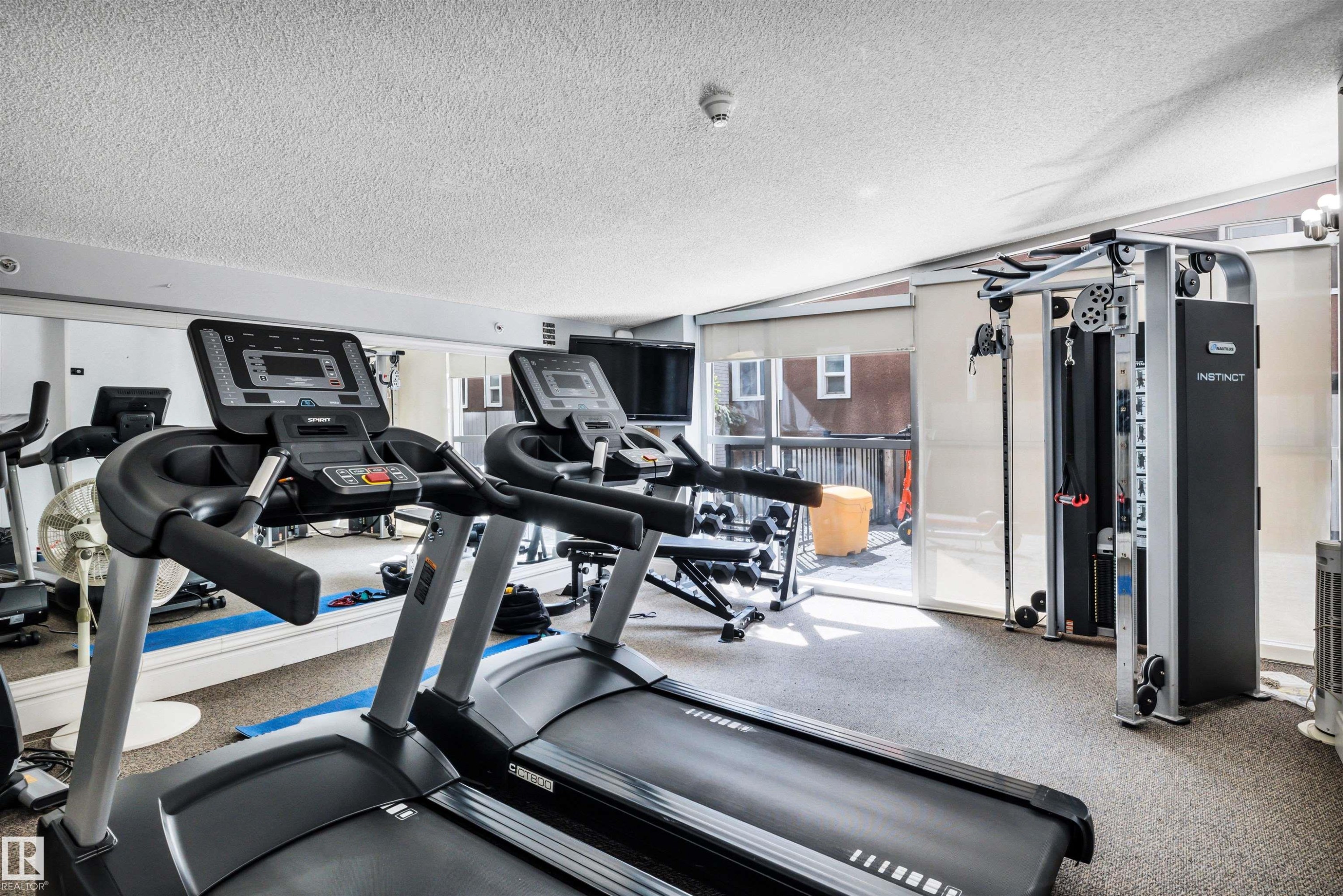 #902 9819 104 St Nw, Edmonton, AB - Indoor Photo Showing Gym Room