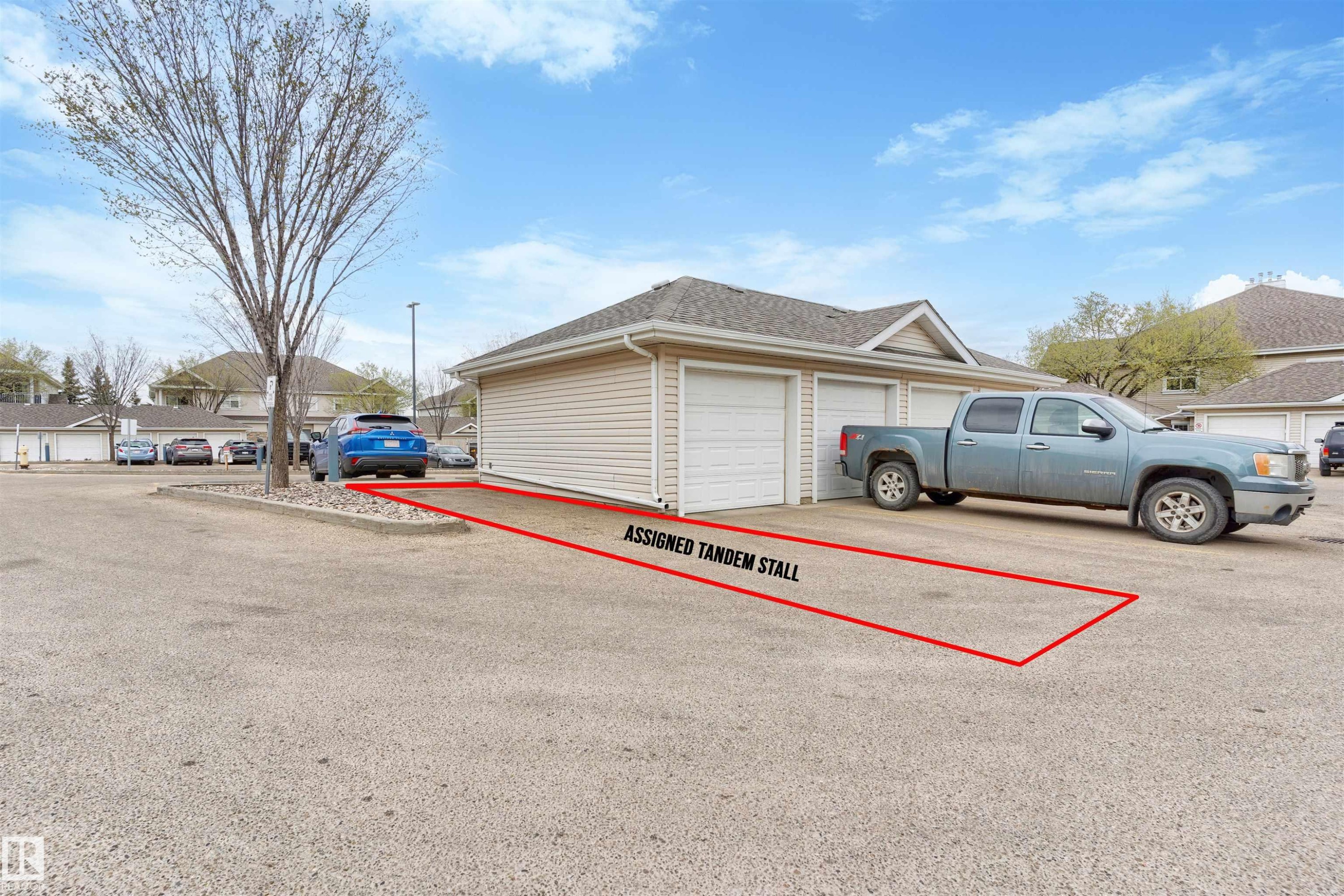 Assigned tandem parking stall - 73 3040 Spence Wynd, Edmonton, AB - Outdoor