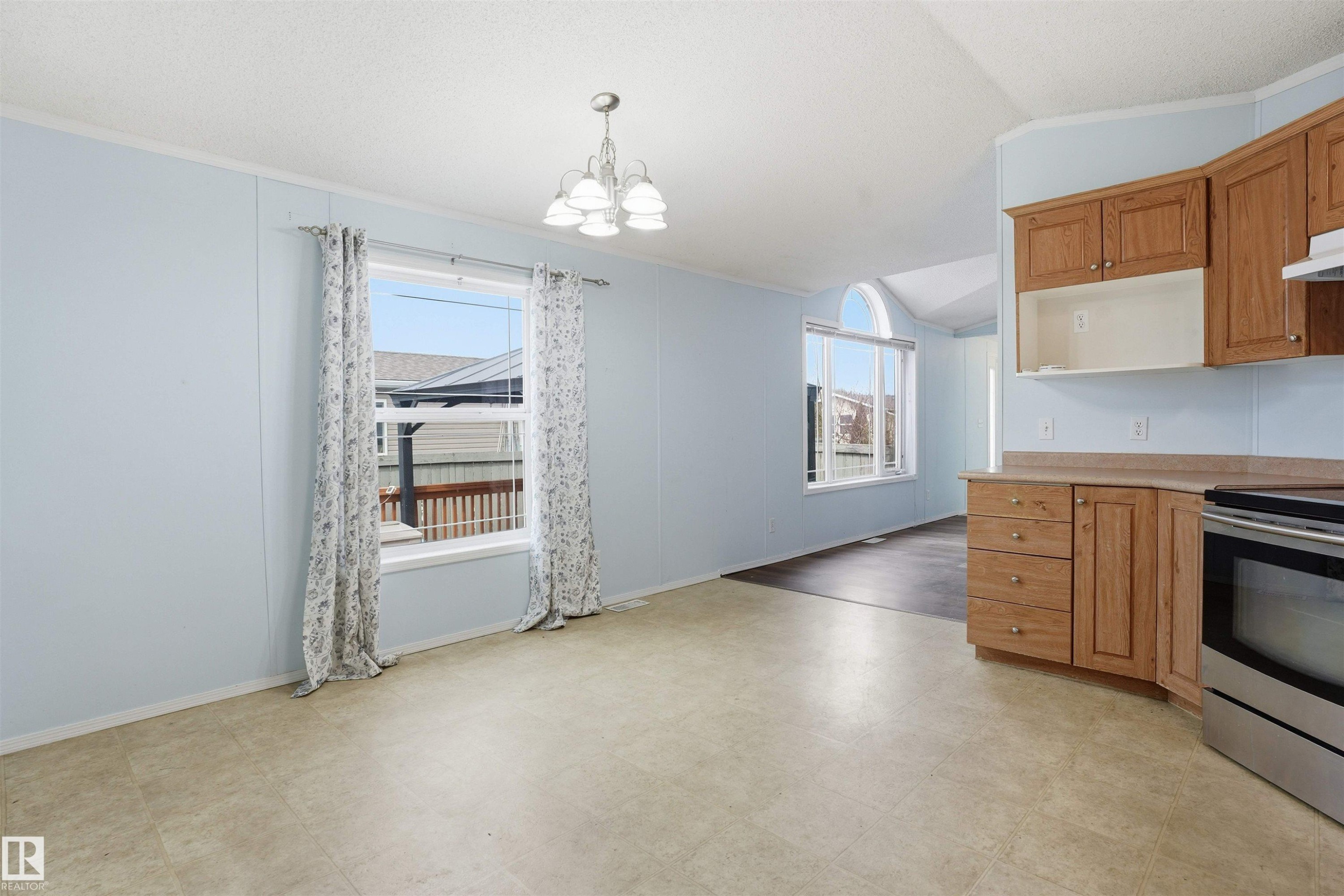 36 Jutland Crescent, Stony Plain, AB - Indoor Photo Showing Kitchen