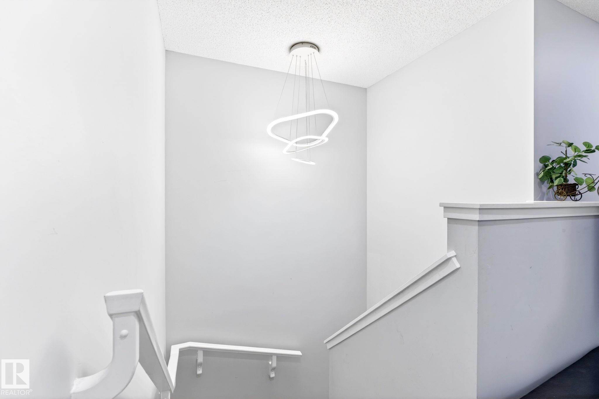 308 42 Avenue, Edmonton, AB - Indoor Photo Showing Other Room