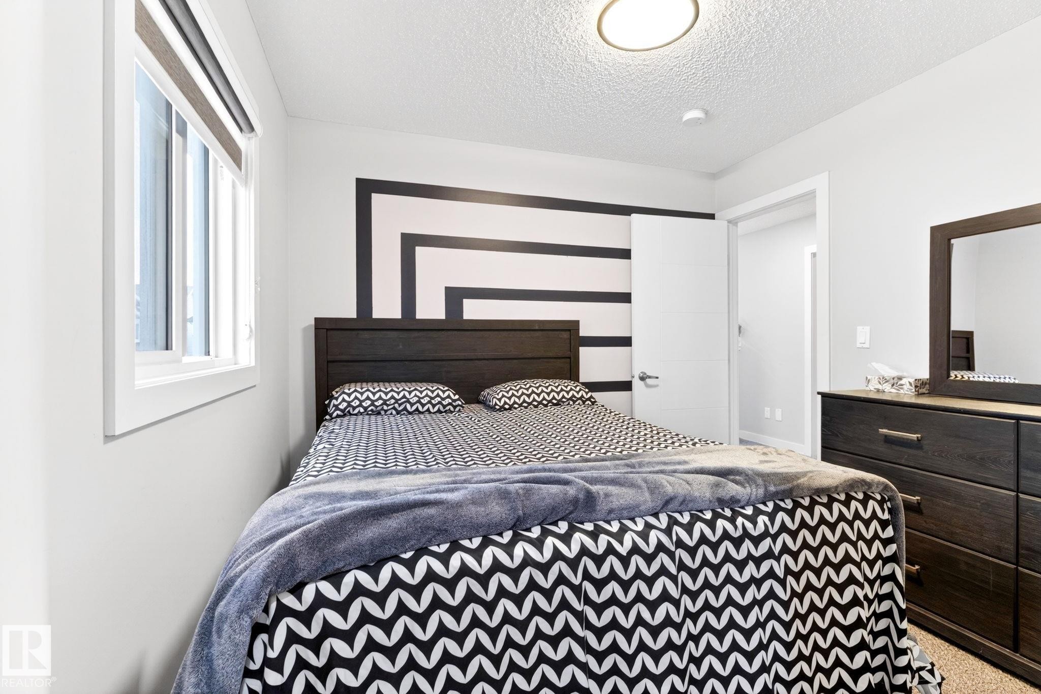 308 42 Avenue, Edmonton, AB - Indoor Photo Showing Bedroom