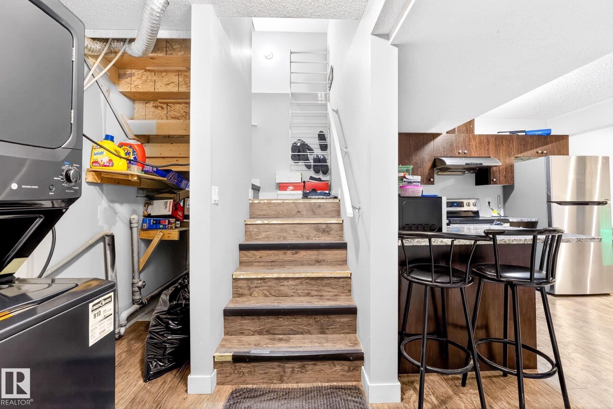 308 42 Avenue, Edmonton, AB - Indoor