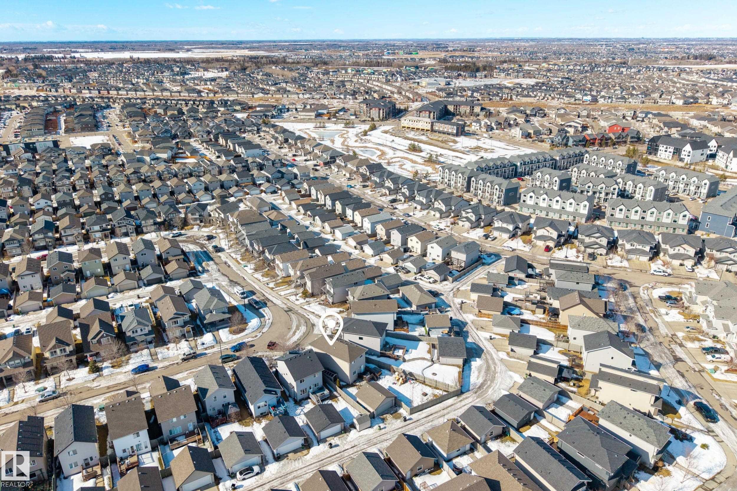 Aerial perspective showcasing a residential community with varied architectural styles - 7074 Cardinal Way, Edmonton, AB - Outdoor With View