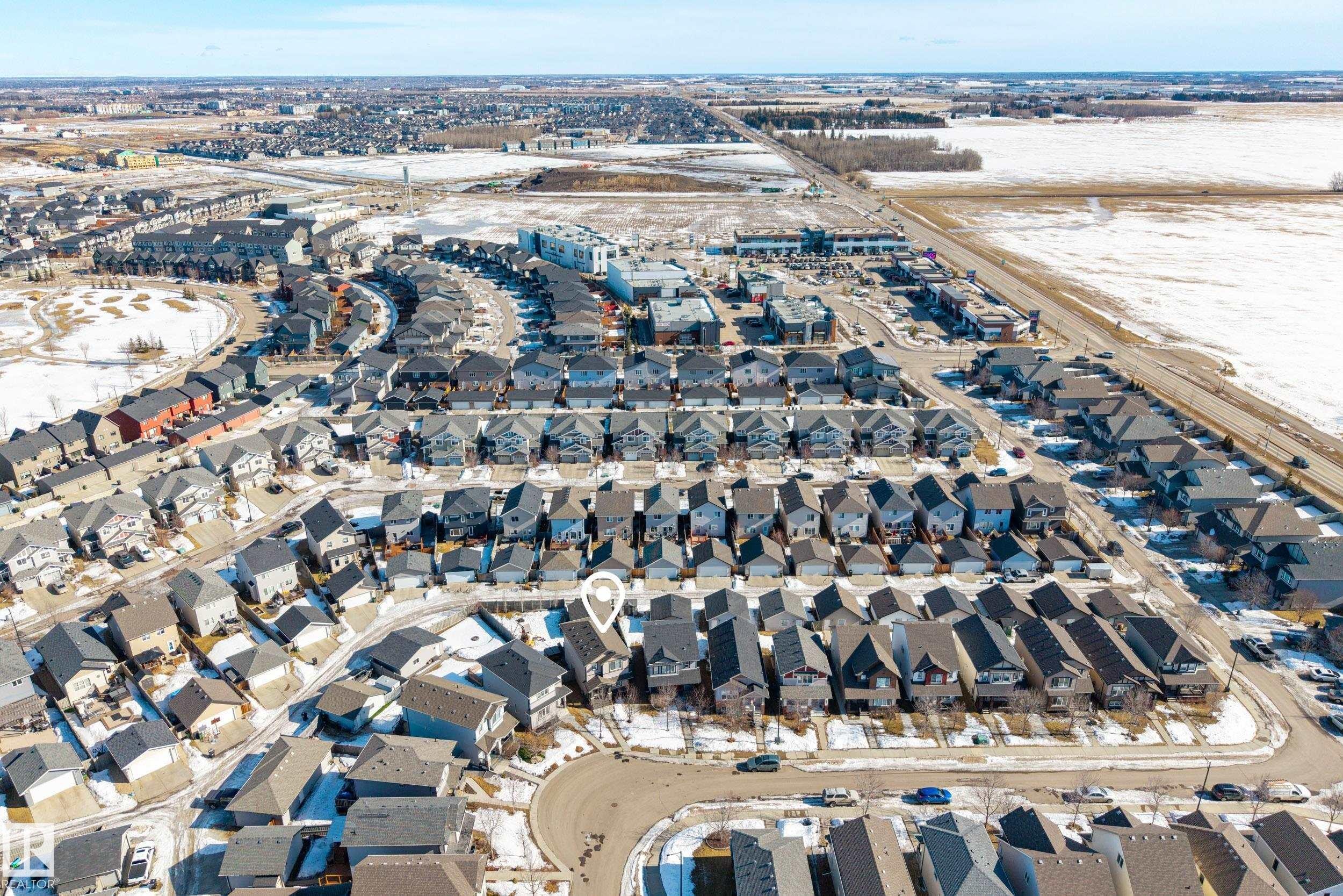Aerial perspective showcasing a residential neighborhood with varied architectural styles - 7074 Cardinal Way, Edmonton, AB - Outdoor With View