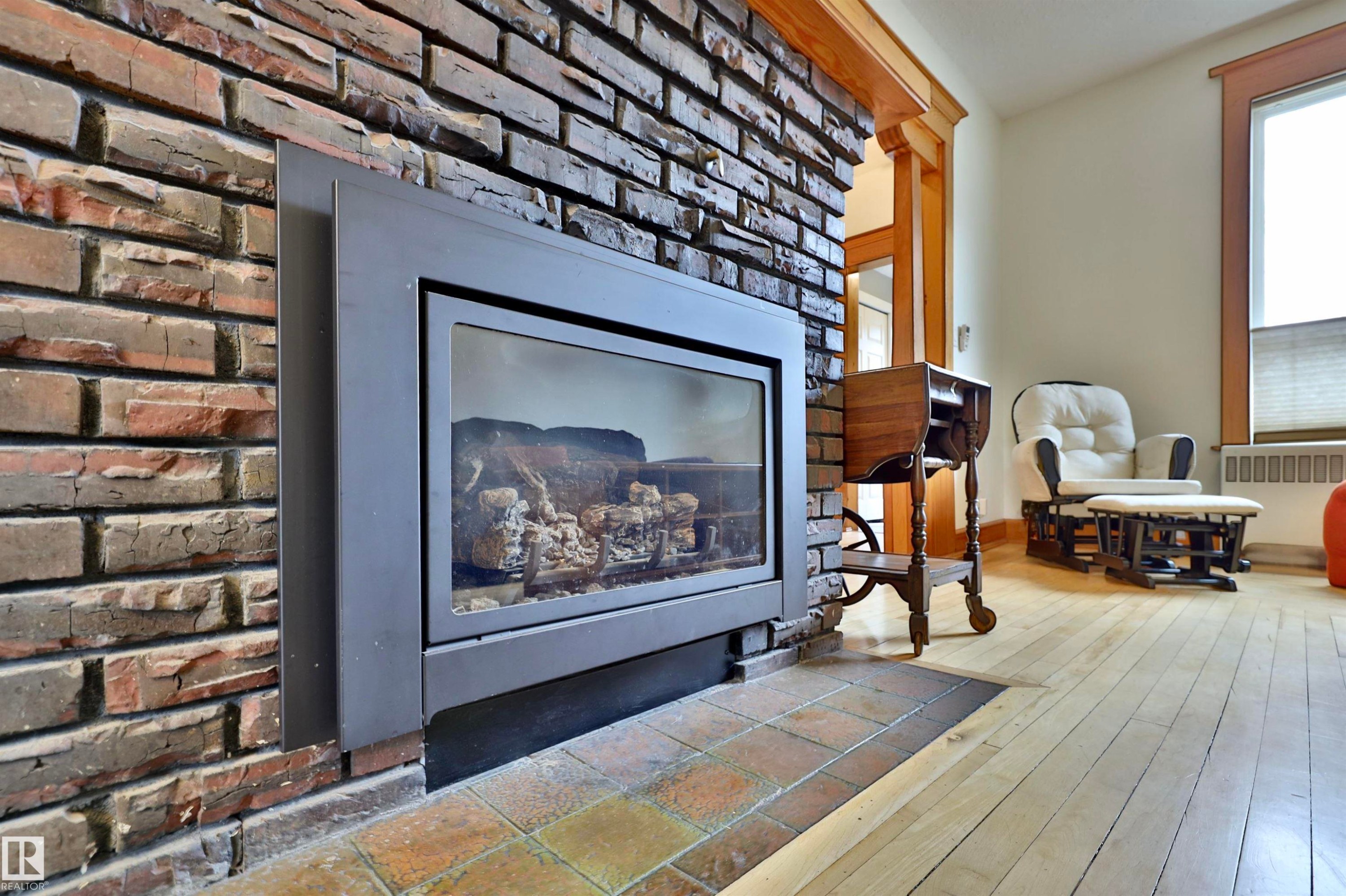 5318 48 Avenue, Wetaskiwin, AB - Indoor With Fireplace