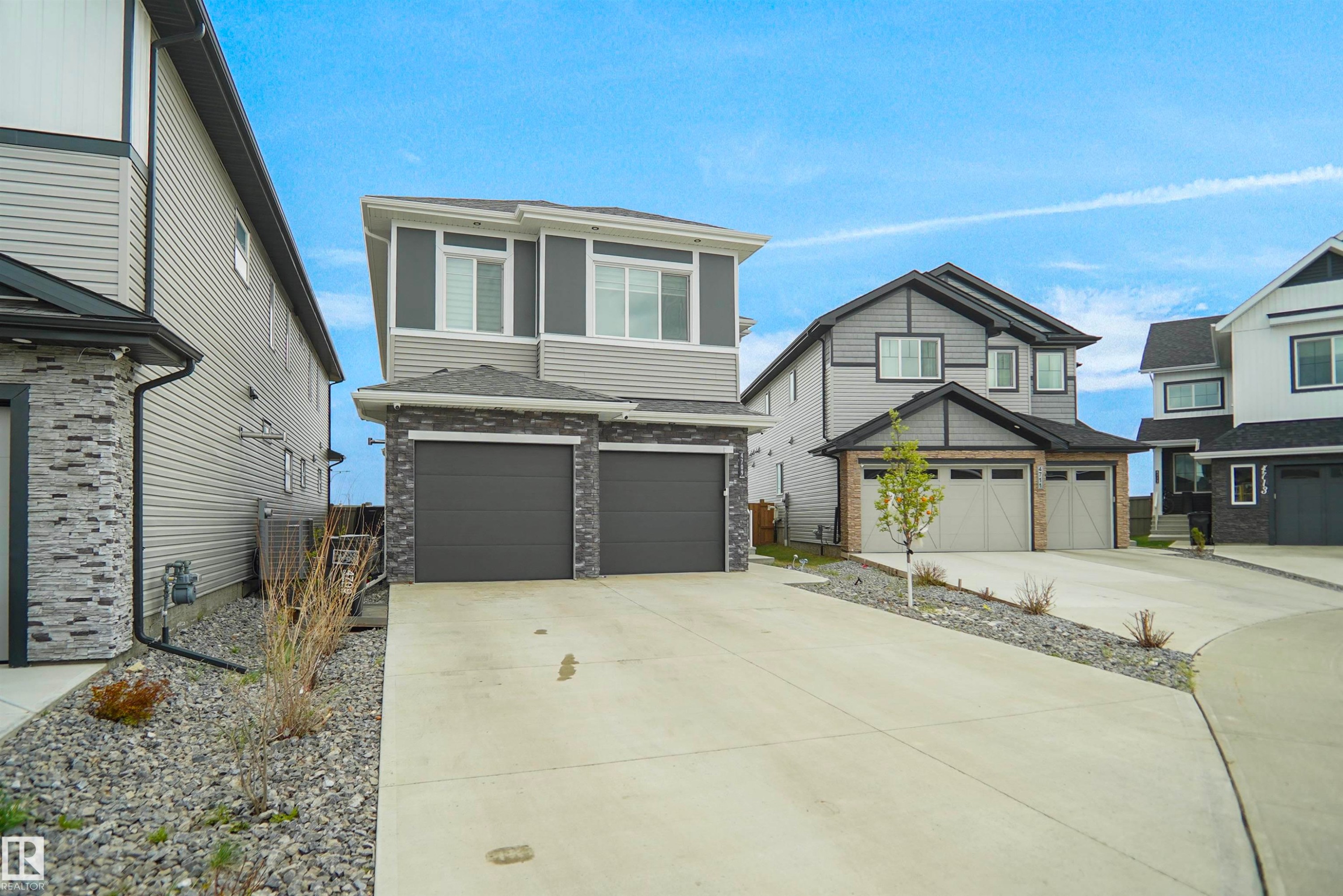 4709 Charles Bay, Edmonton, AB - Outdoor With Facade