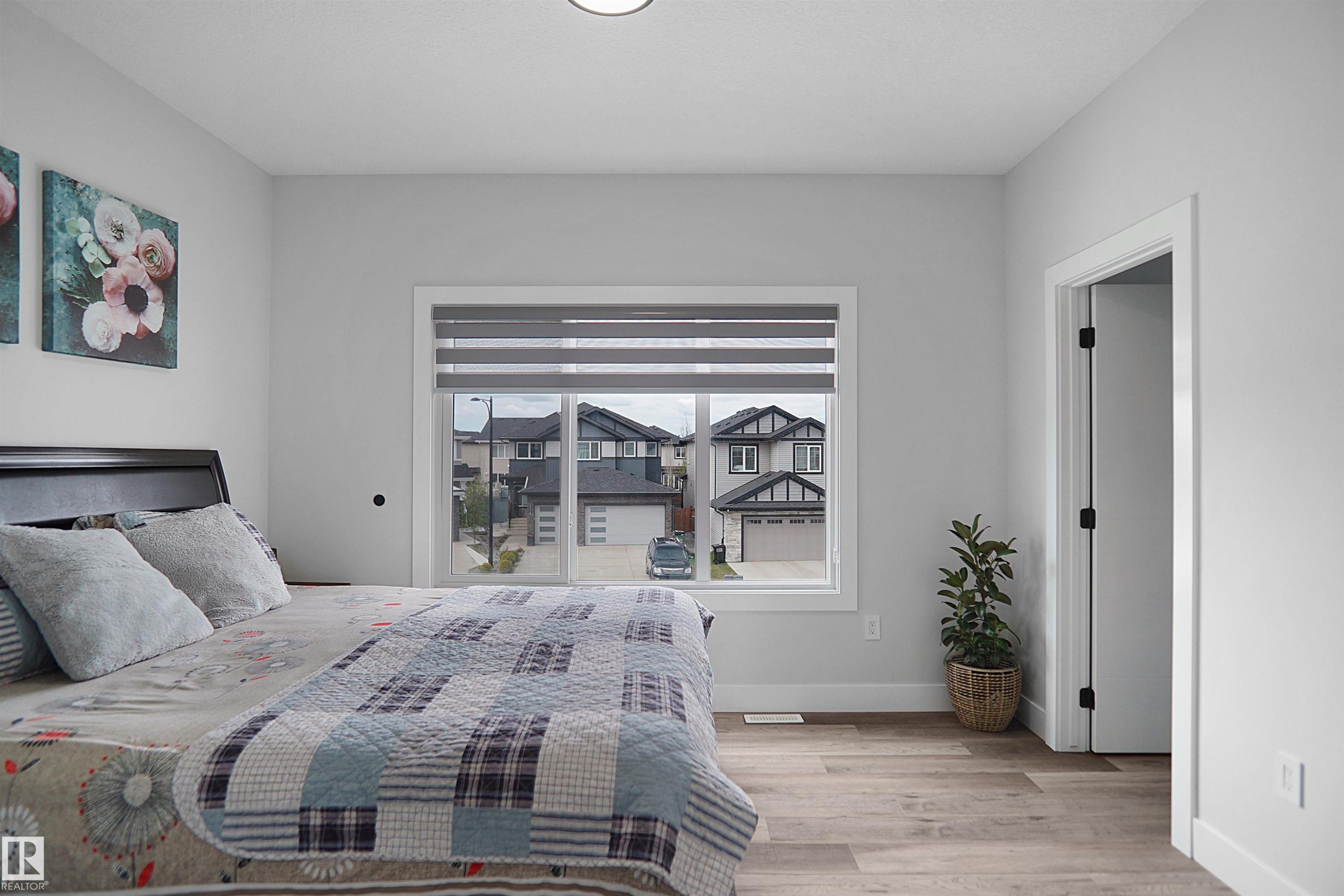 4709 Charles Bay, Edmonton, AB - Indoor Photo Showing Bedroom