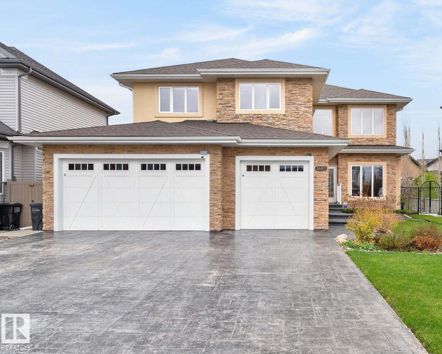 1607 Adamson Close, Edmonton, AB