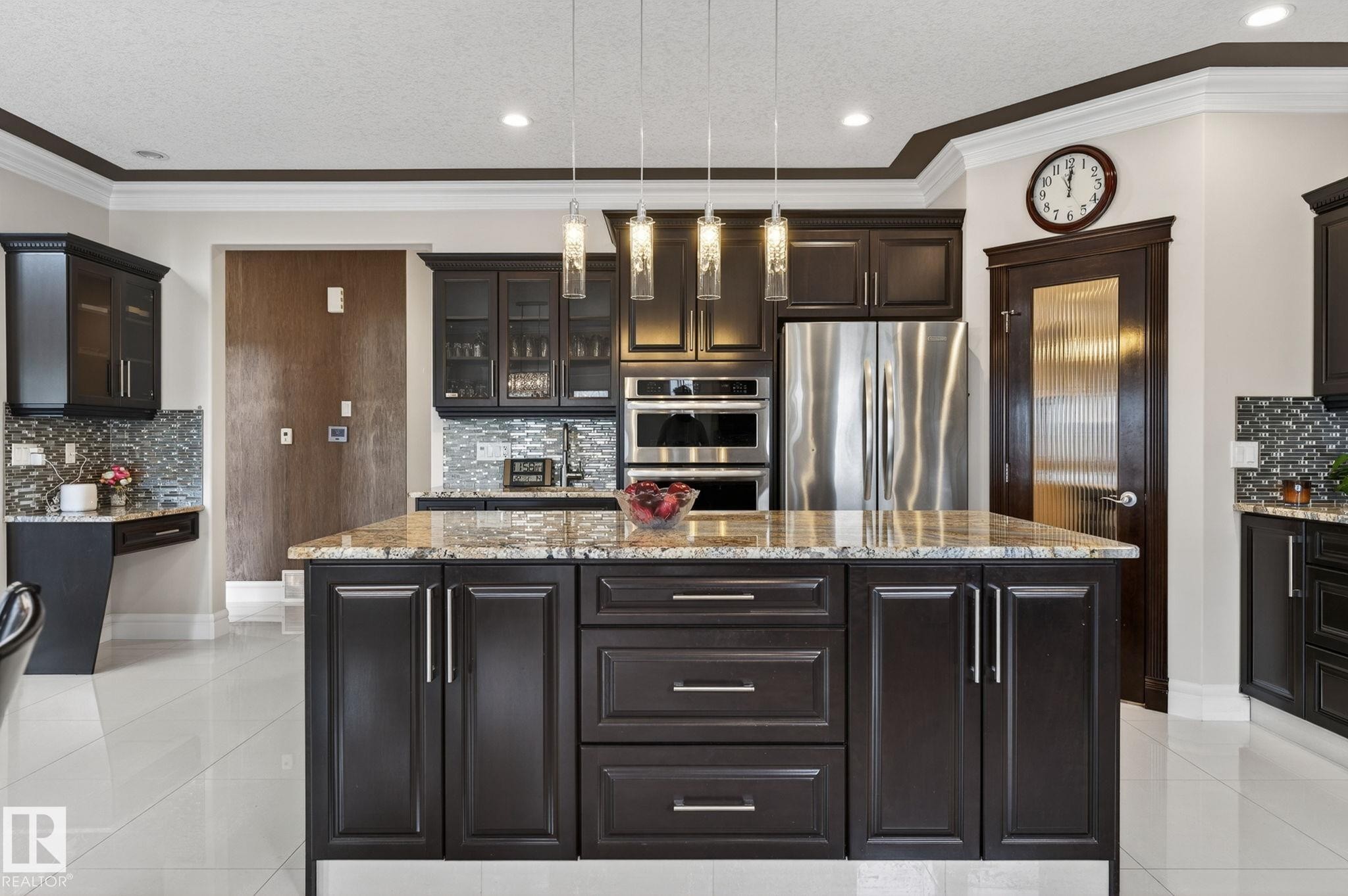 1607 Adamson Close, Edmonton, AB