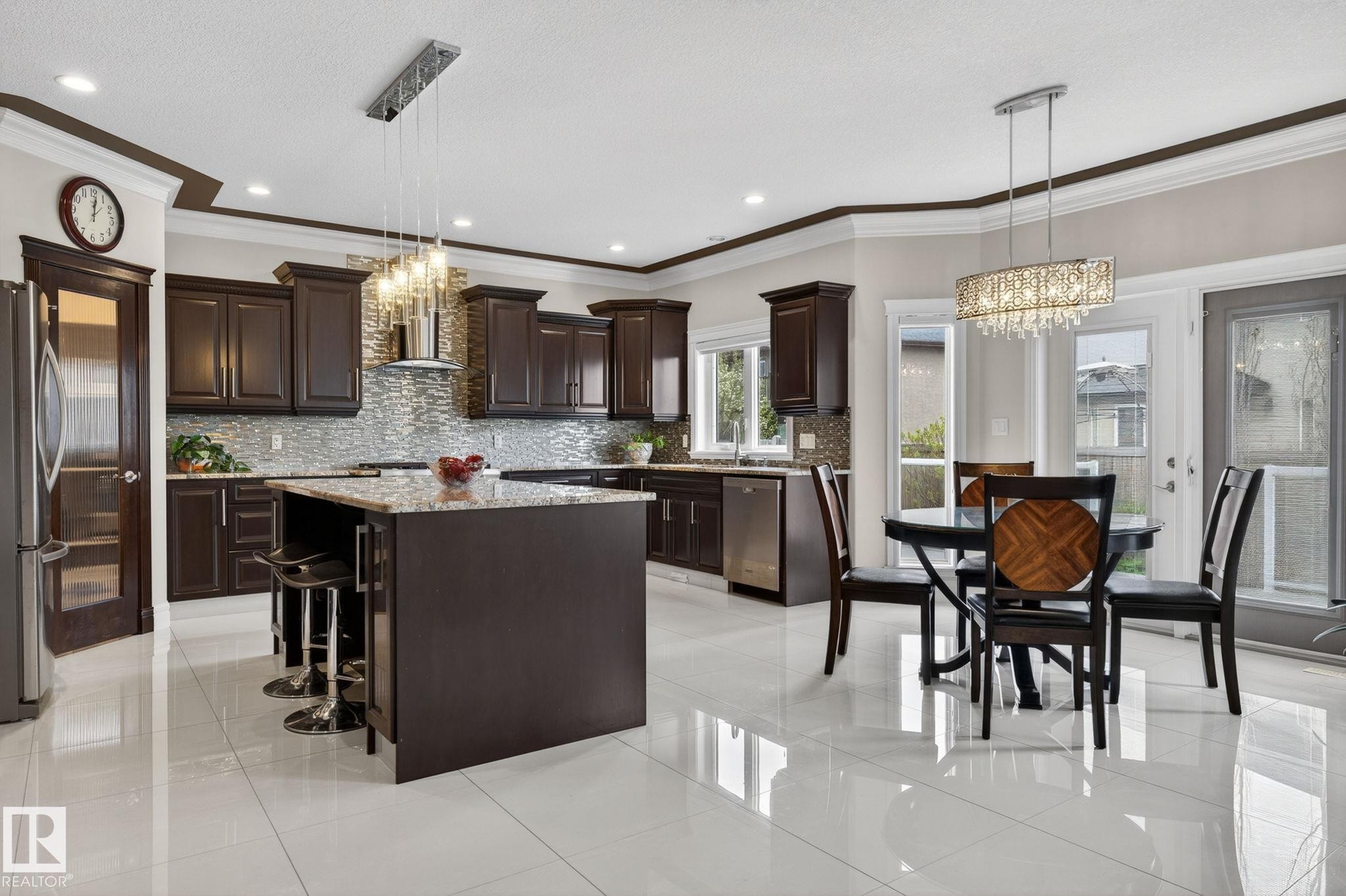 1607 Adamson Close, Edmonton, AB