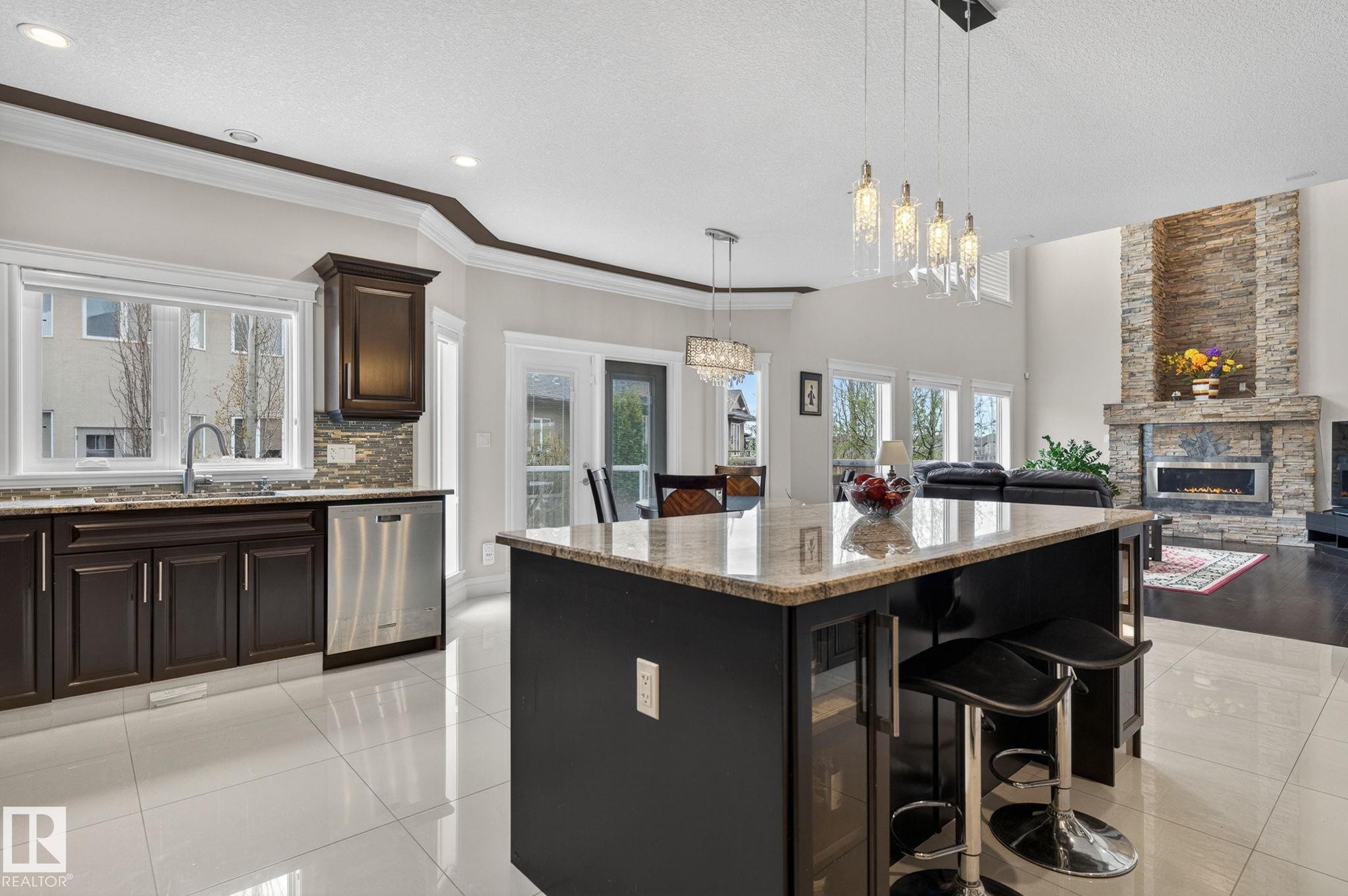 1607 Adamson Close, Edmonton, AB