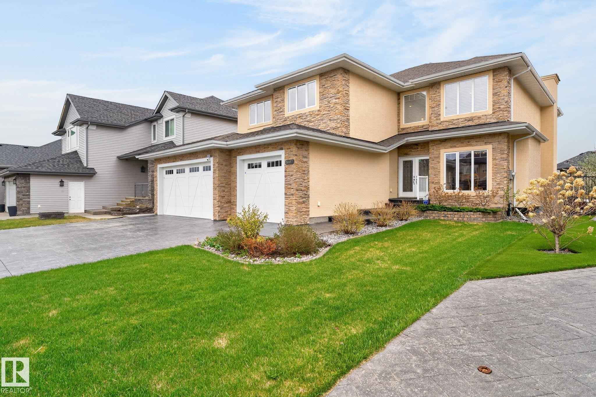 1607 Adamson Close, Edmonton, AB