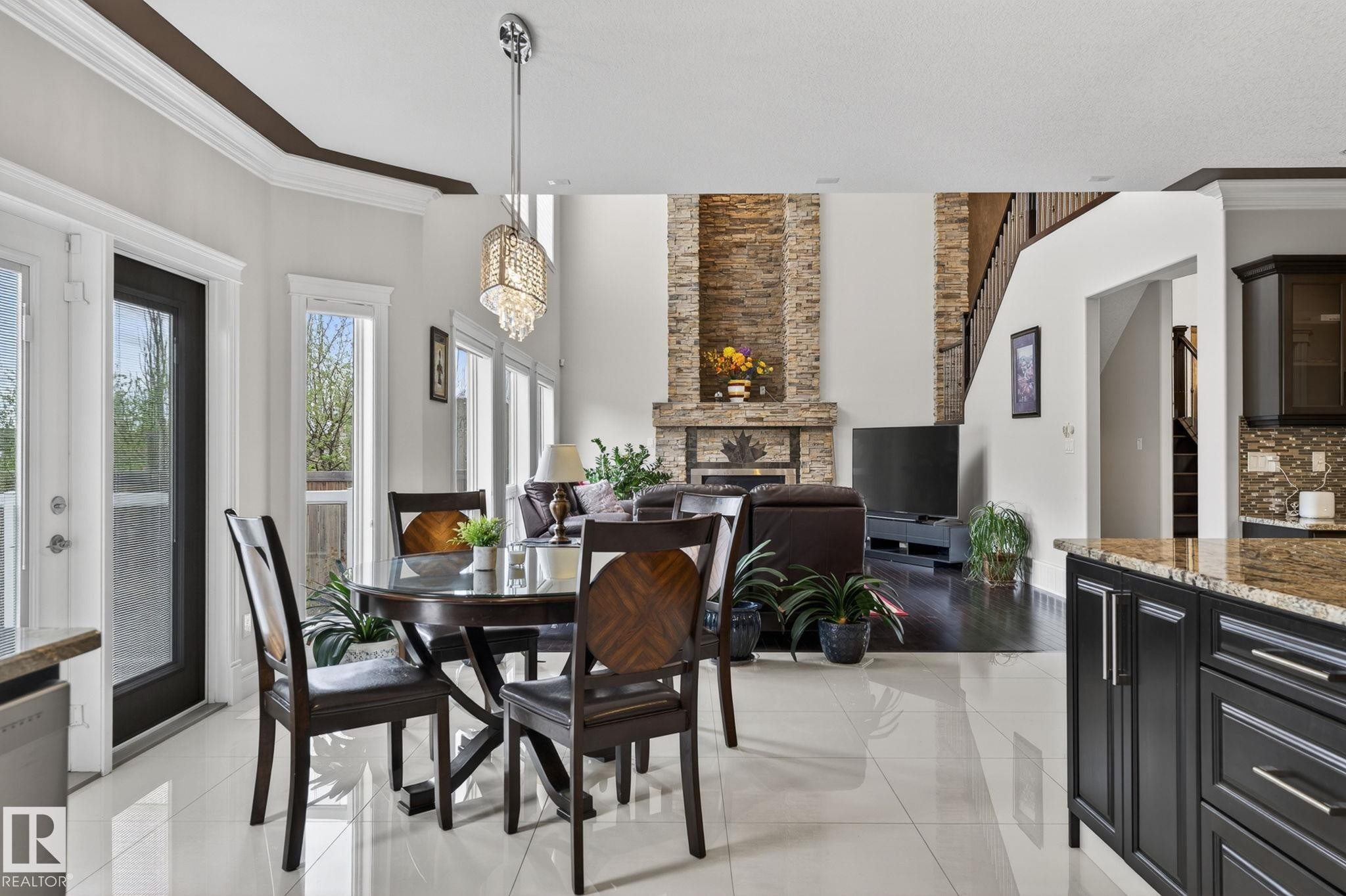 1607 Adamson Close, Edmonton, AB