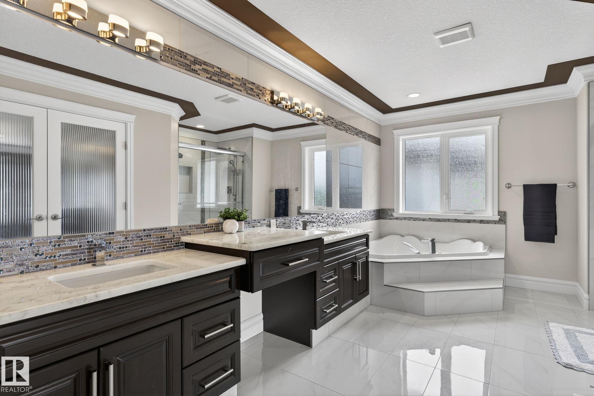 1607 Adamson Close, Edmonton, AB