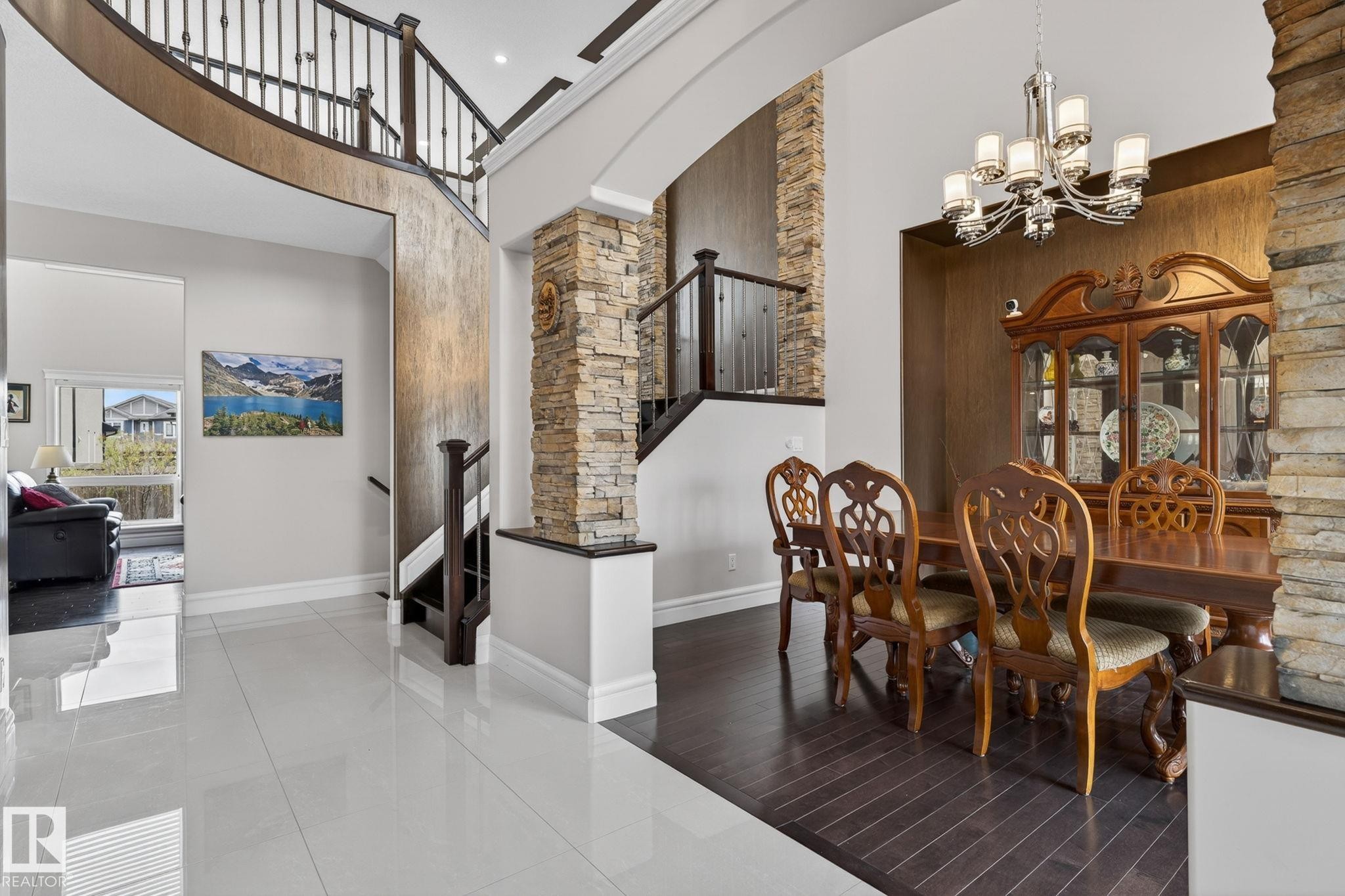 1607 Adamson Close, Edmonton, AB