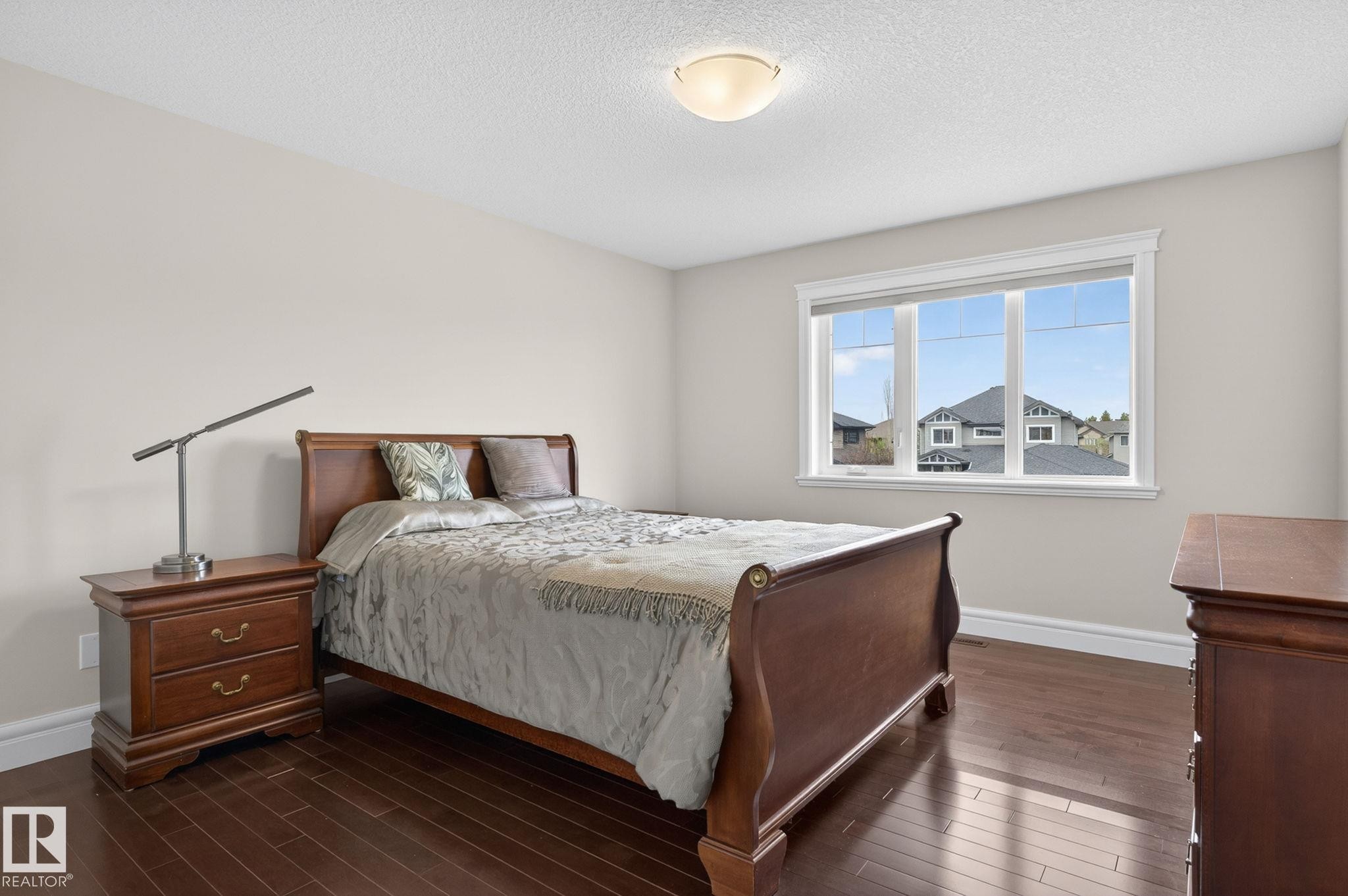1607 Adamson Close, Edmonton, AB