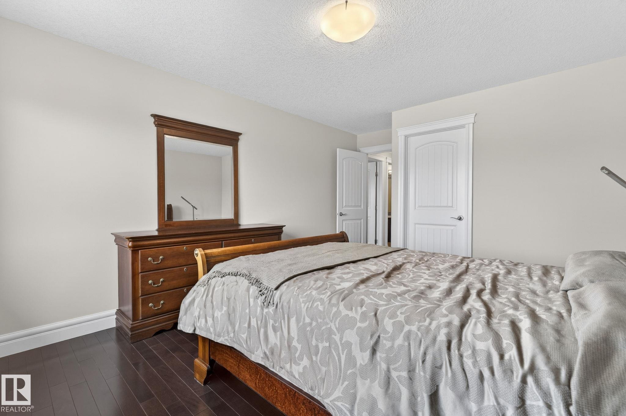 1607 Adamson Close, Edmonton, AB